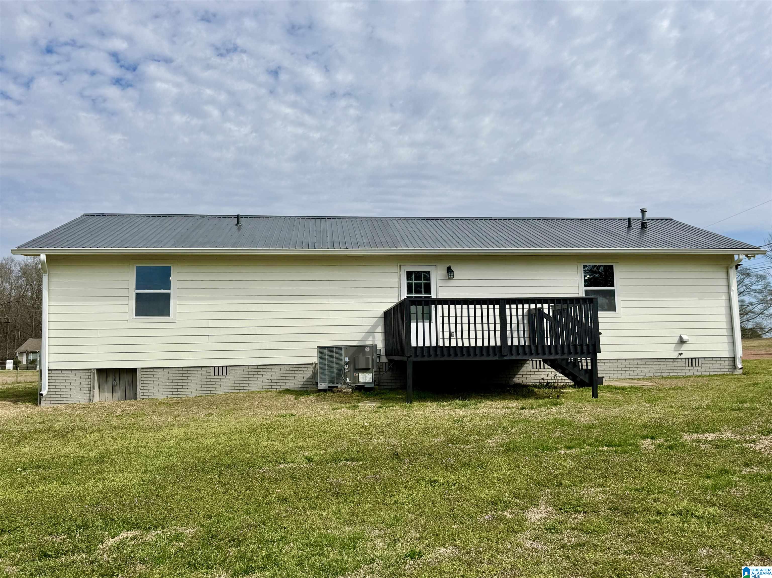 Homes for sale in Warrior, AL | 110 Justice Road, Warrior, AL 35180 | MLS# 21445157