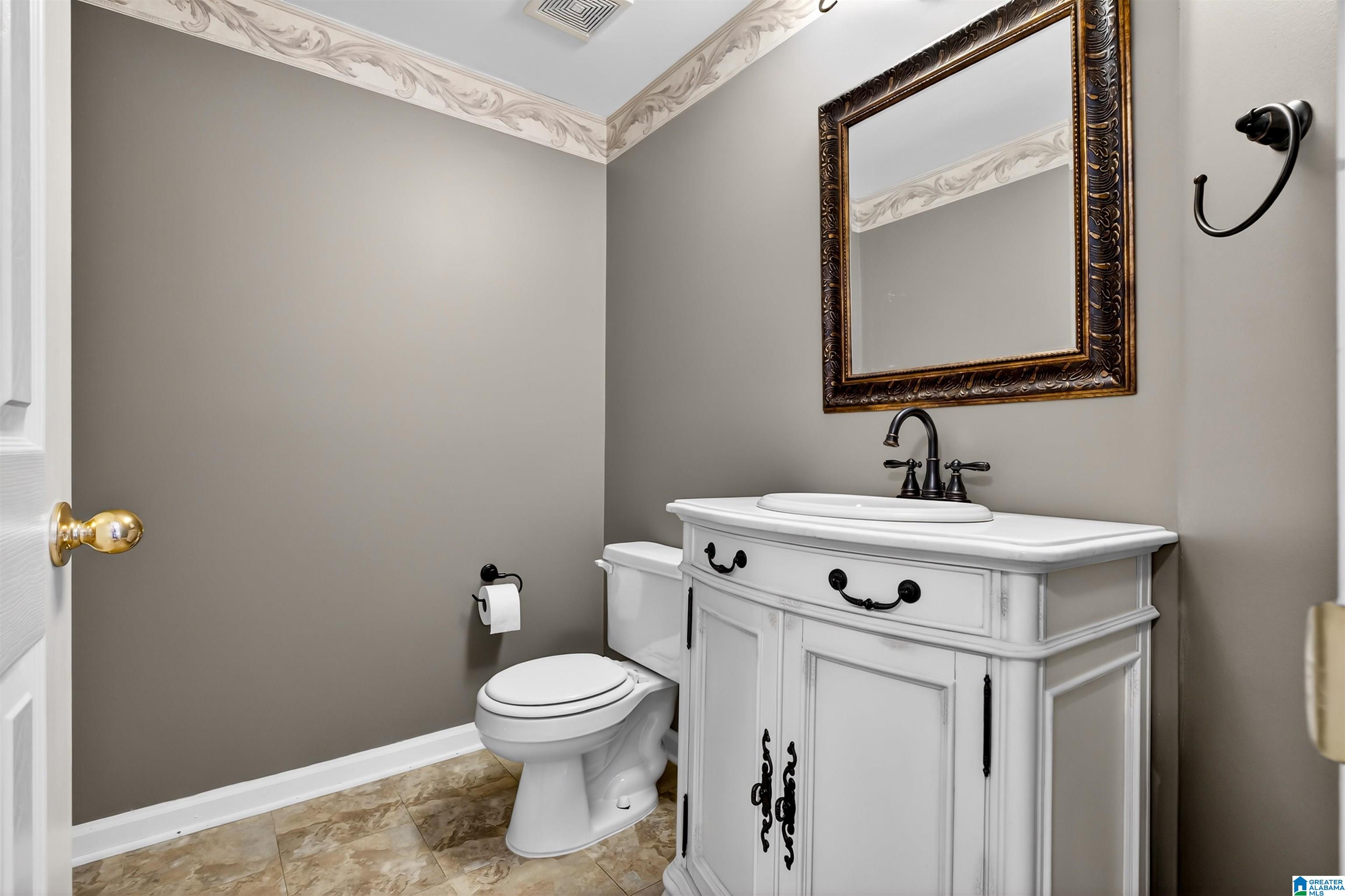 Homes for sale in Alabaster, AL | 124 Warwick Circle, Alabaster, AL 35007 | MLS# 21445177