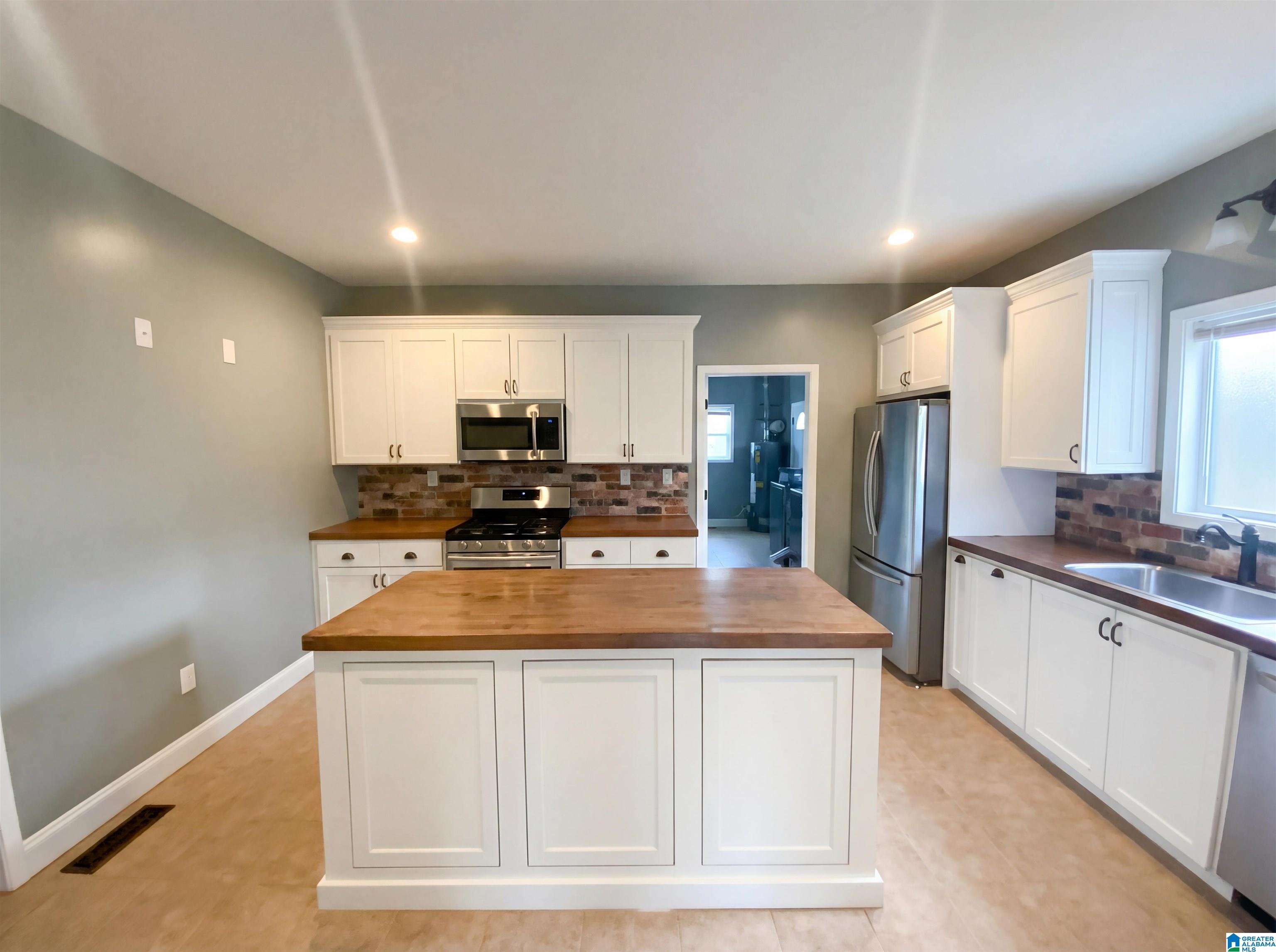 Homes for sale in Center Point, AL | 1009 Chalkville School Road, Center Point, AL 35215 | MLS# 21445253