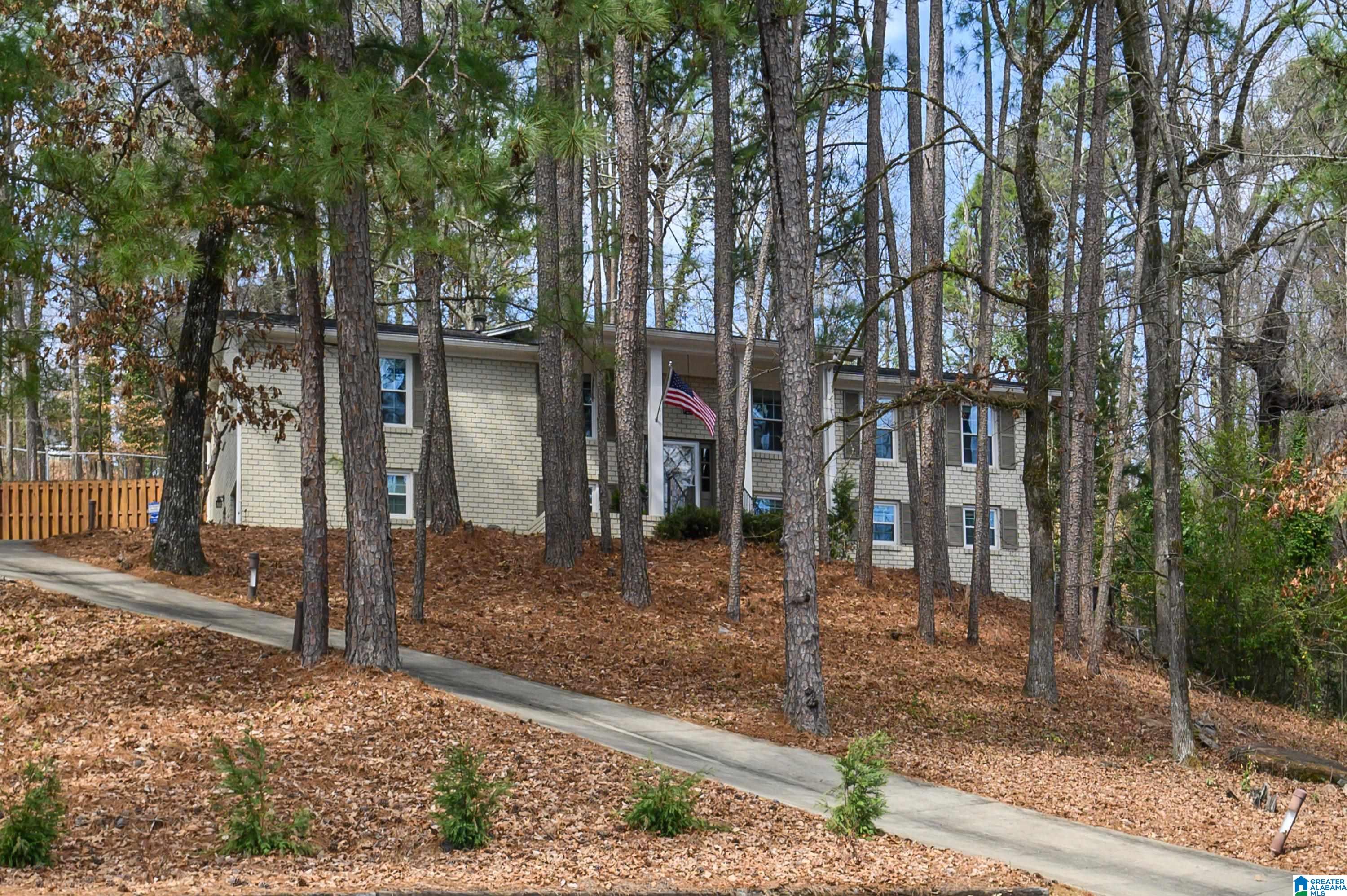 Homes for sale in Vestavia Hills, AL | 2361 Garland Dr, Vestavia Hills, AL 35216 | MLS# 21445296