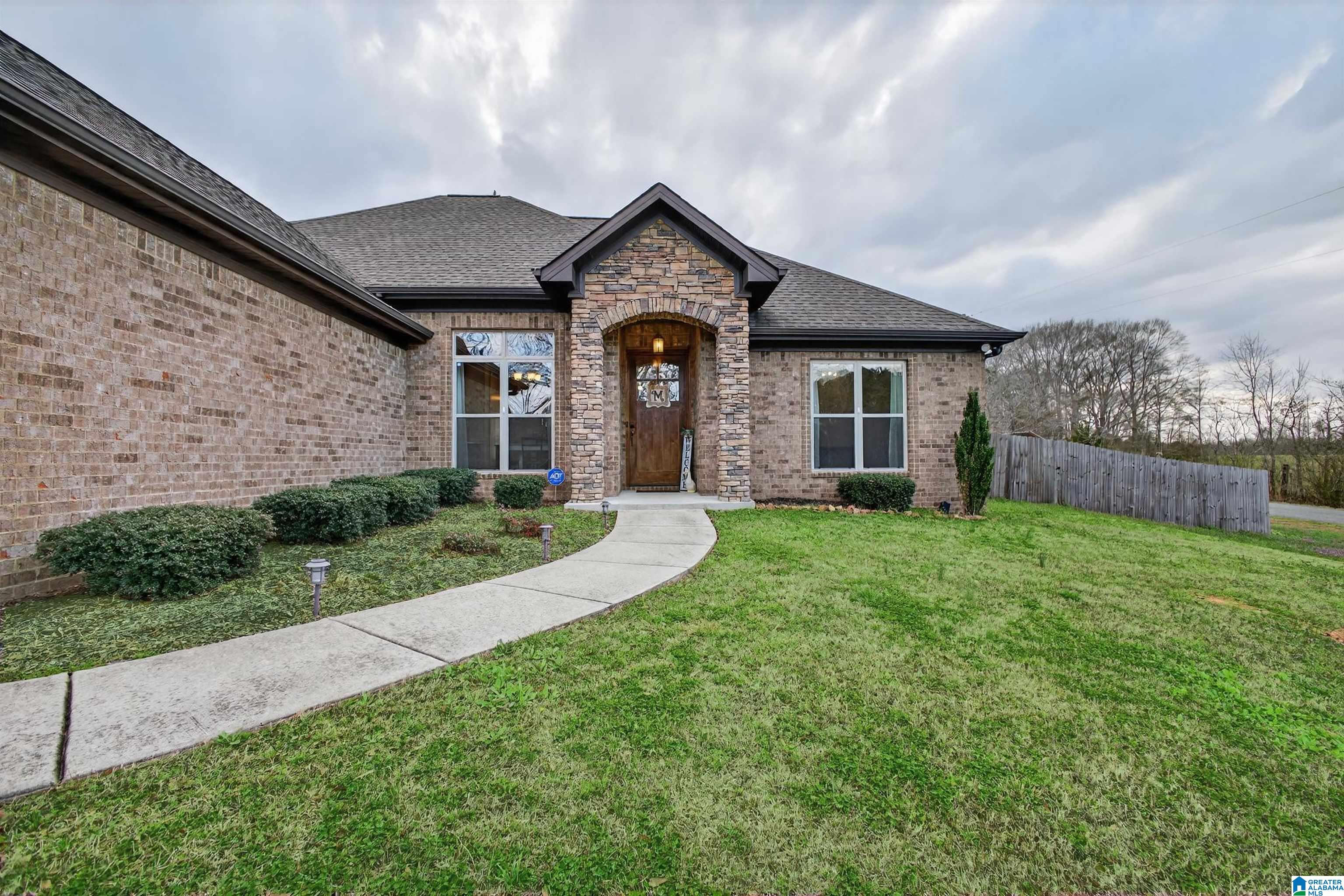 Homes for sale in Thorsby, AL | 18 County Road 1072, Thorsby, AL 35171 | MLS# 21445310