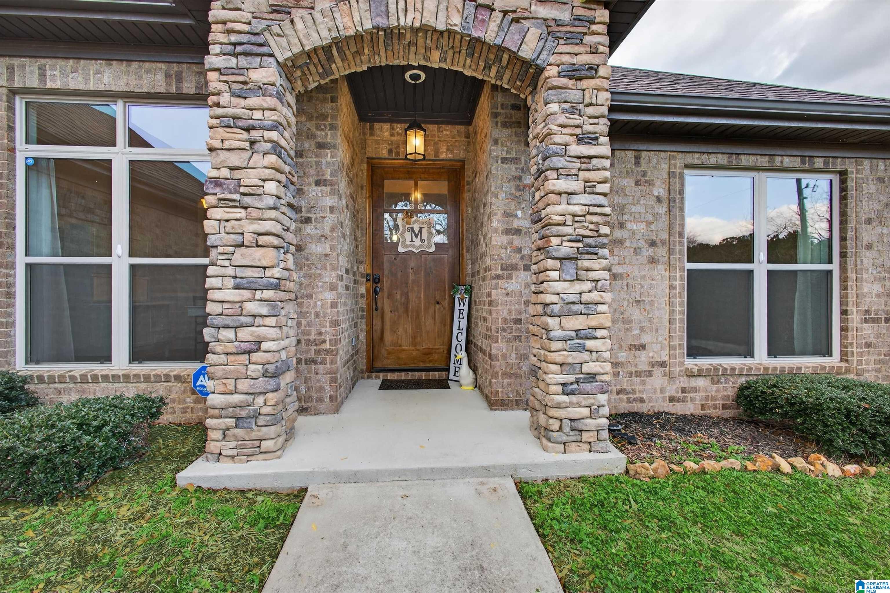 Homes for sale in Thorsby, AL | 18 County Road 1072, Thorsby, AL 35171 | MLS# 21445310