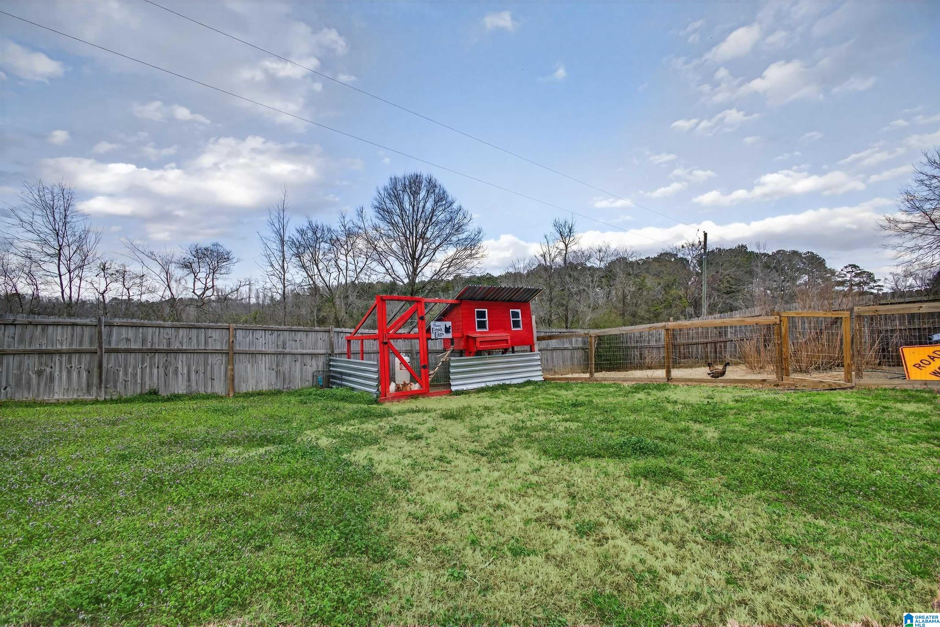 Homes for sale in Thorsby, AL | 18 County Road 1072, Thorsby, AL 35171 | MLS# 21445310