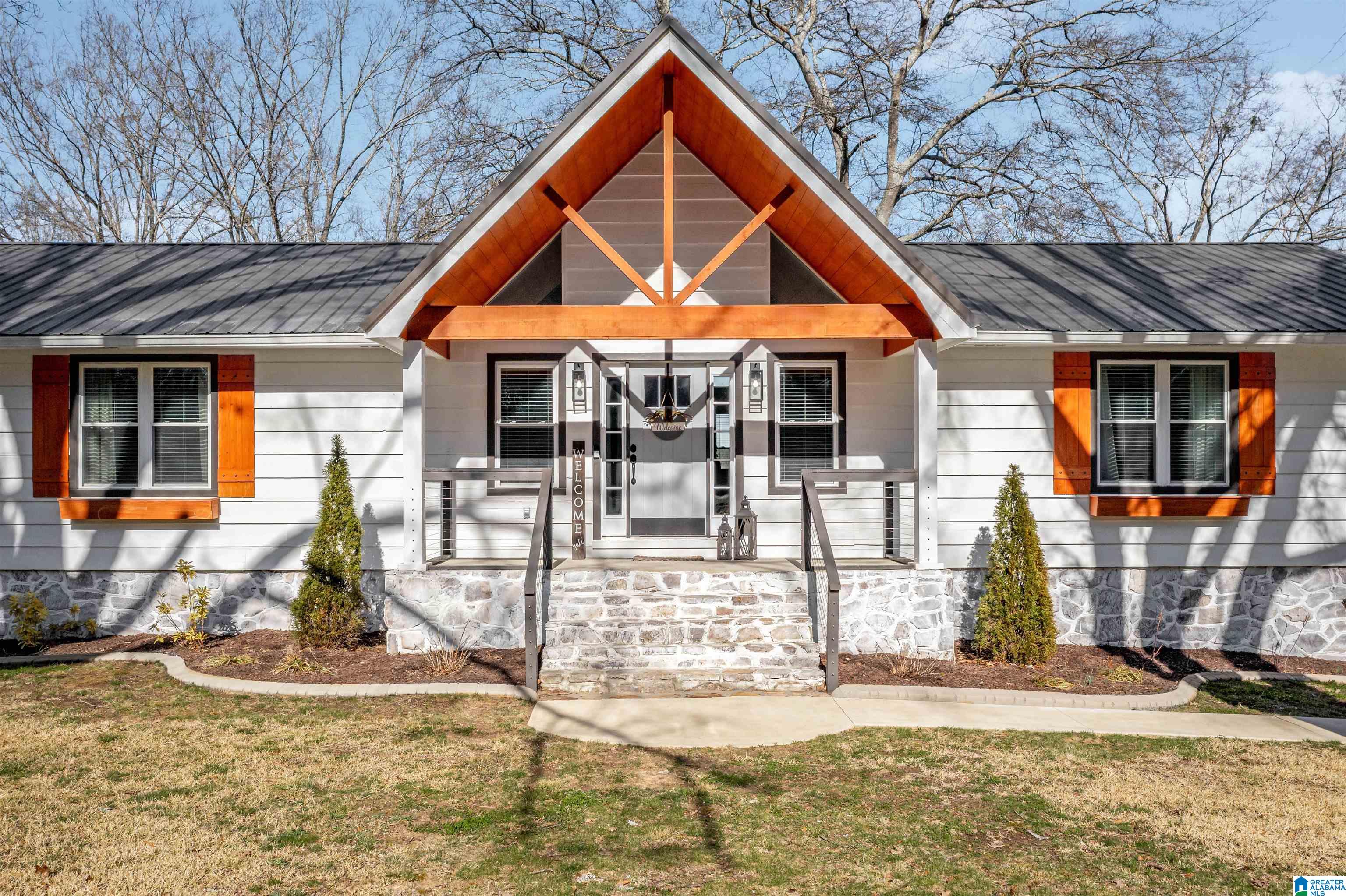 Homes for sale in Rainbow City, AL | 351 Canoe Creek Road, Rainbow City, AL 35906 | MLS# 21445331