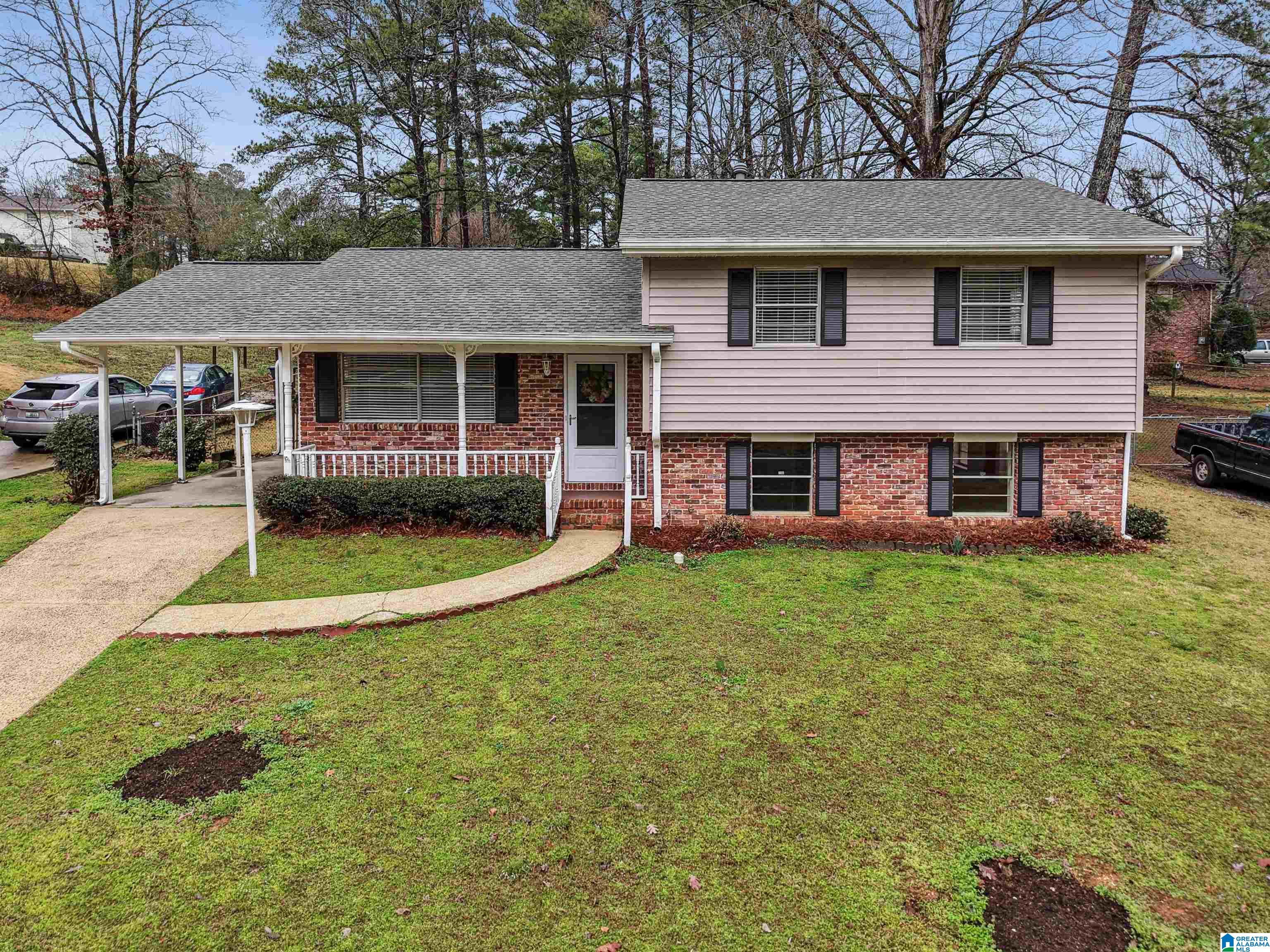860 MARION LANE