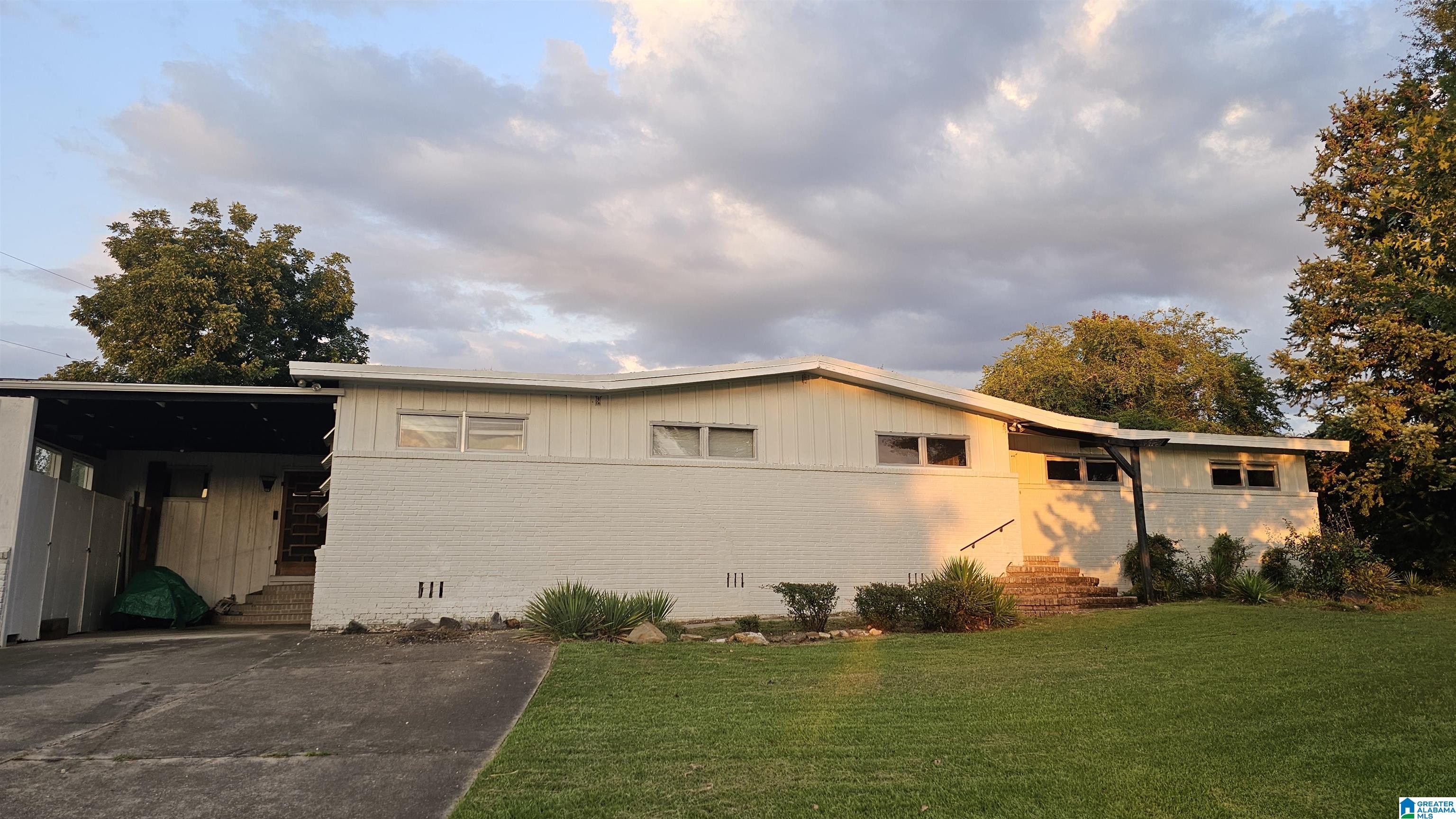 Homes for sale in Vestavia Hills, AL | 3024 Dolly Ridge Dr, Vestavia Hills, AL 35243 | MLS# 21445374