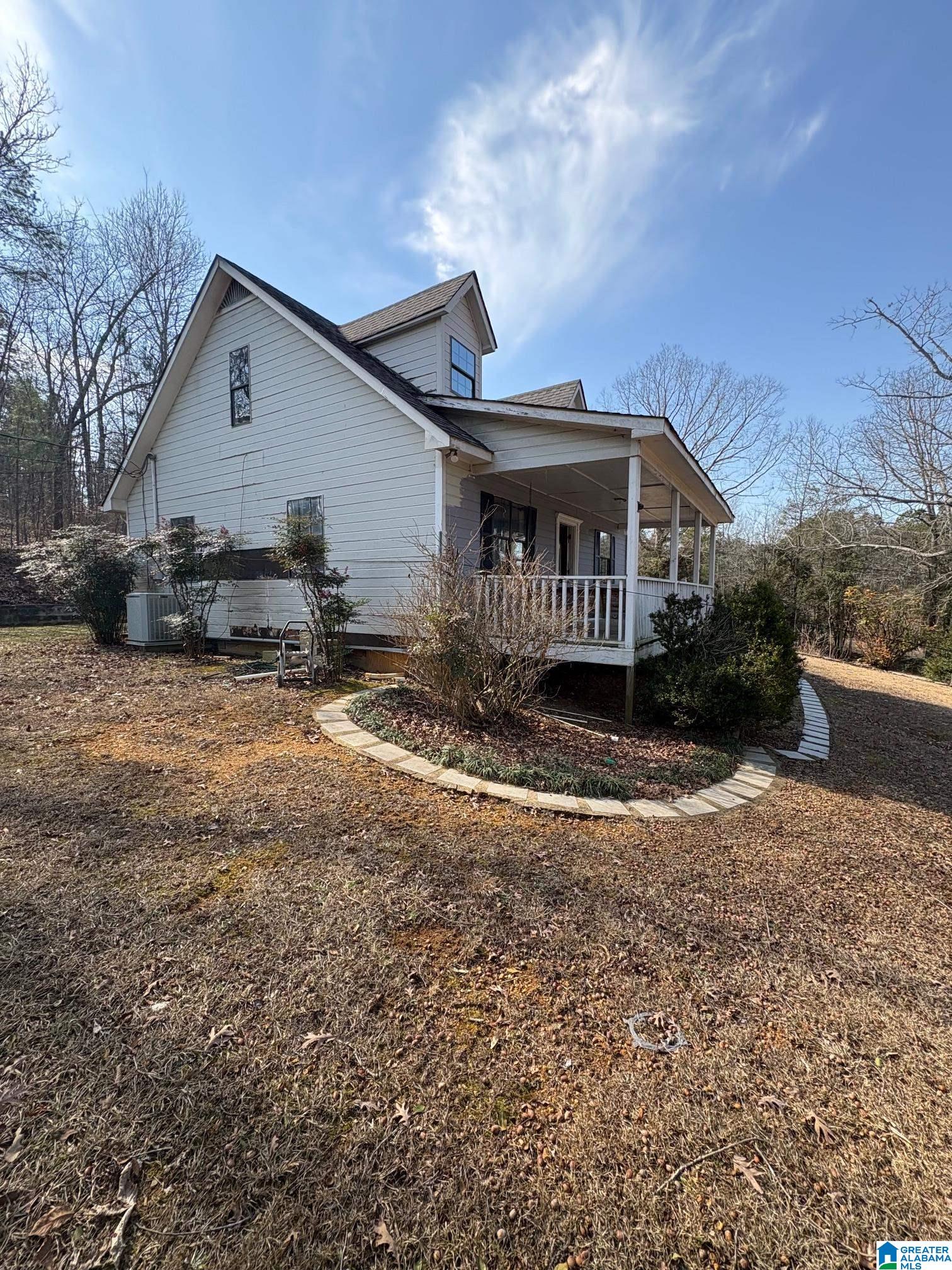 Homes for sale in Oneonta, AL | 340 Valley View Dr, Oneonta, AL 35121 | MLS# 21445414