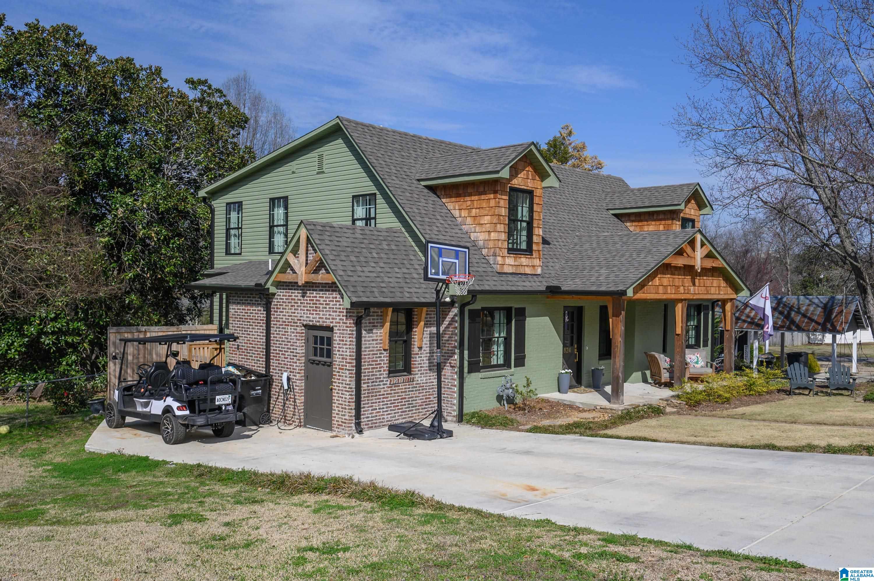 Homes for sale in Homewood, AL | 824 Grove Street, Homewood, AL 35209 | MLS# 21445459