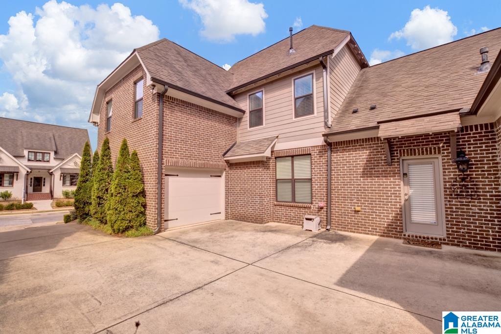 Photo 3 of Single family home for sale at 4770 Mcgill Ct, Hoover, AL 35226 | MLS# 21445482 | Listing updated on 2026-08-31