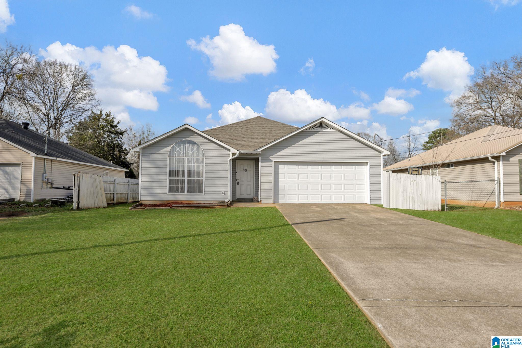 Homes for sale in Hueytown, AL | 98 Dexter Avenue, Hueytown, AL 35023 | MLS# 21445488