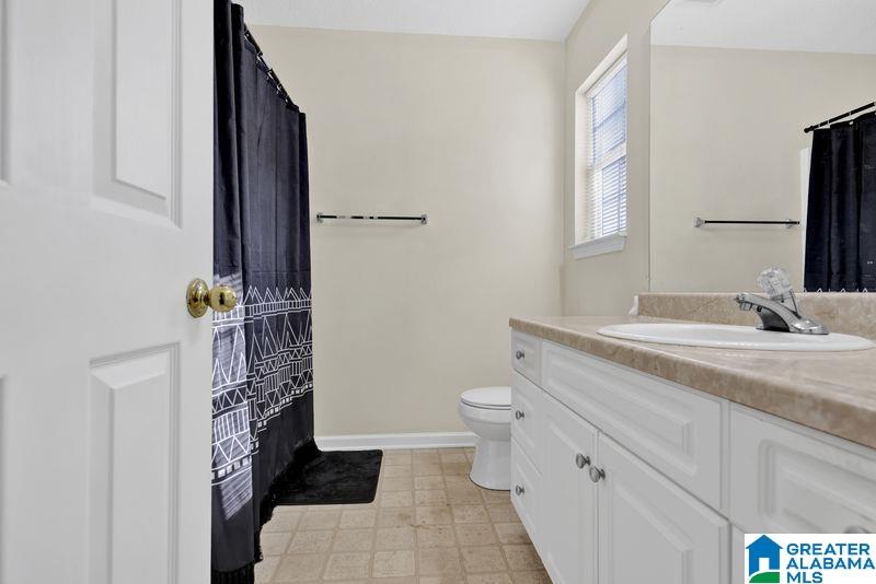 Homes for sale in Hueytown, AL | 98 Dexter Avenue, Hueytown, AL 35023 | MLS# 21445488