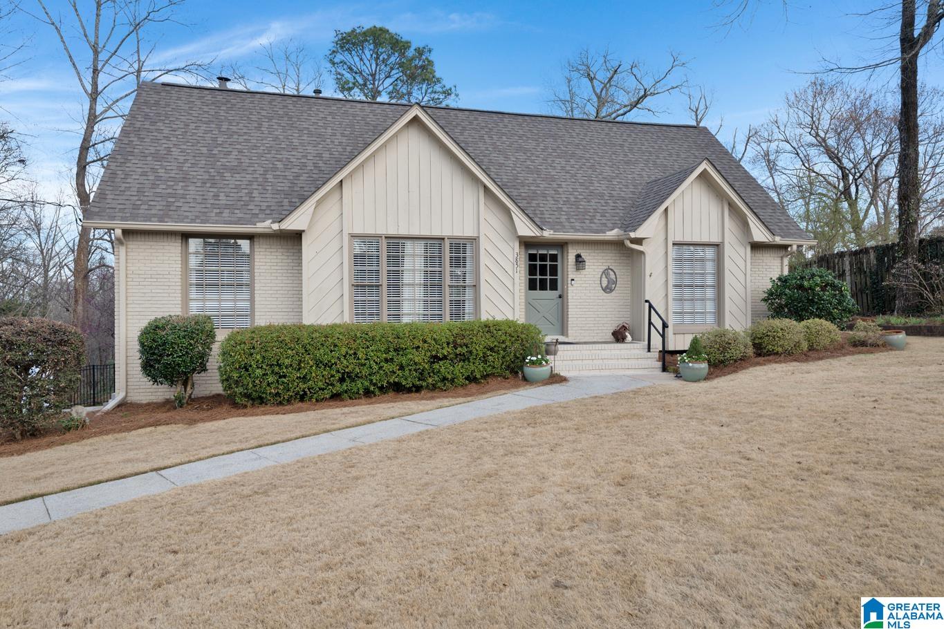 Homes for sale in Vestavia Hills, AL | 3851 Wooten Dr, Vestavia Hills, AL 35243 | MLS# 21445517