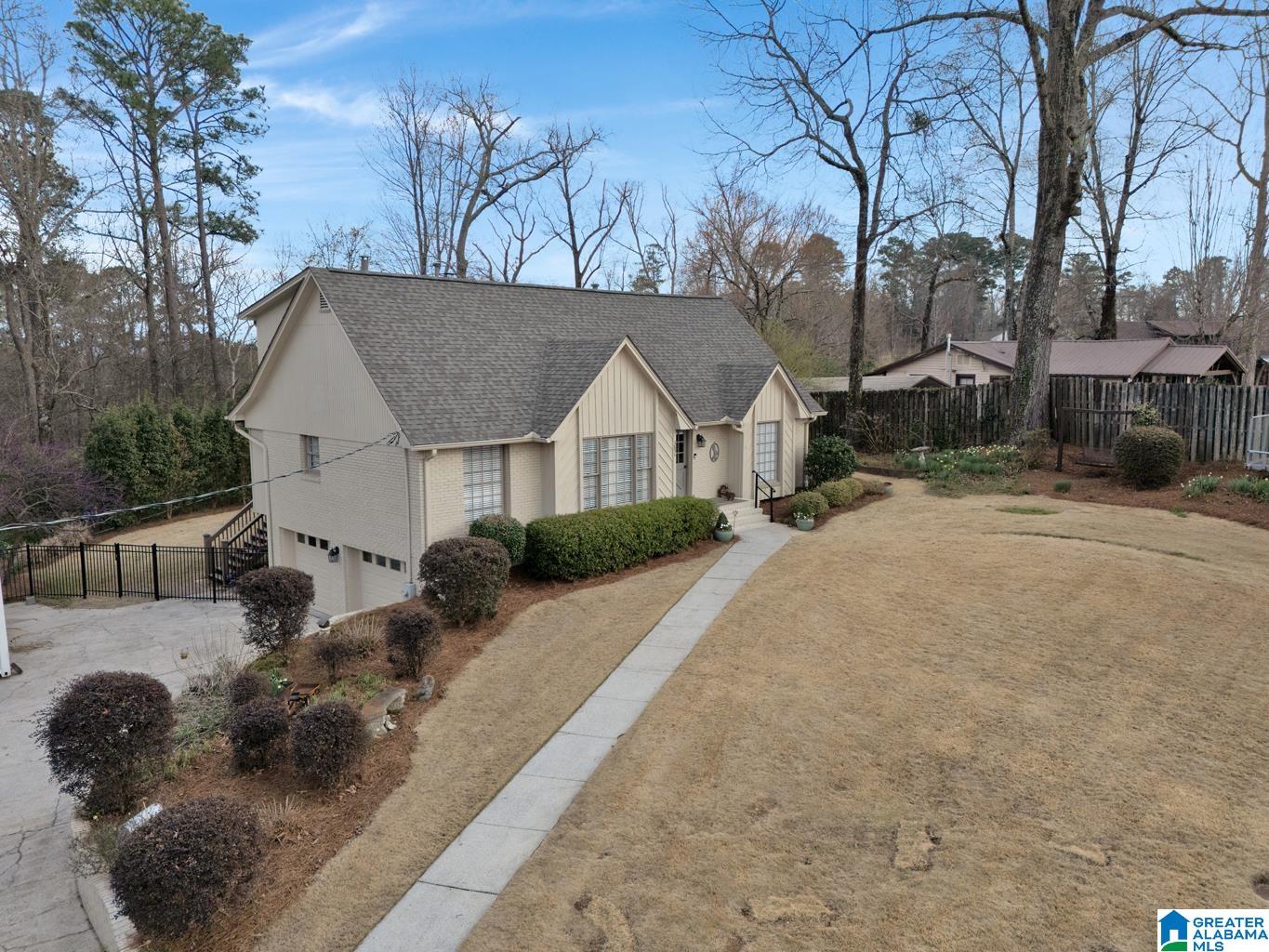 Homes for sale in Vestavia Hills, AL | 3851 Wooten Dr, Vestavia Hills, AL 35243 | MLS# 21445517