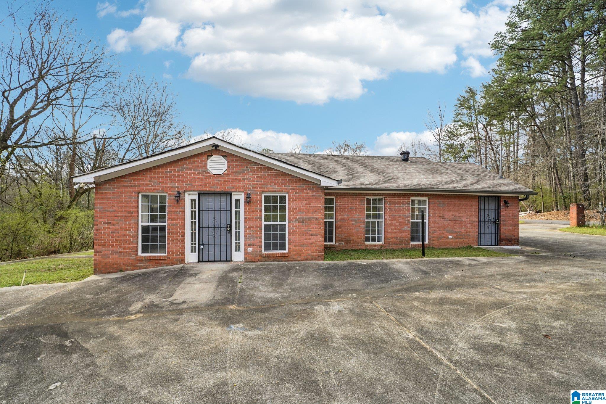 613 SHERIDAN ROAD