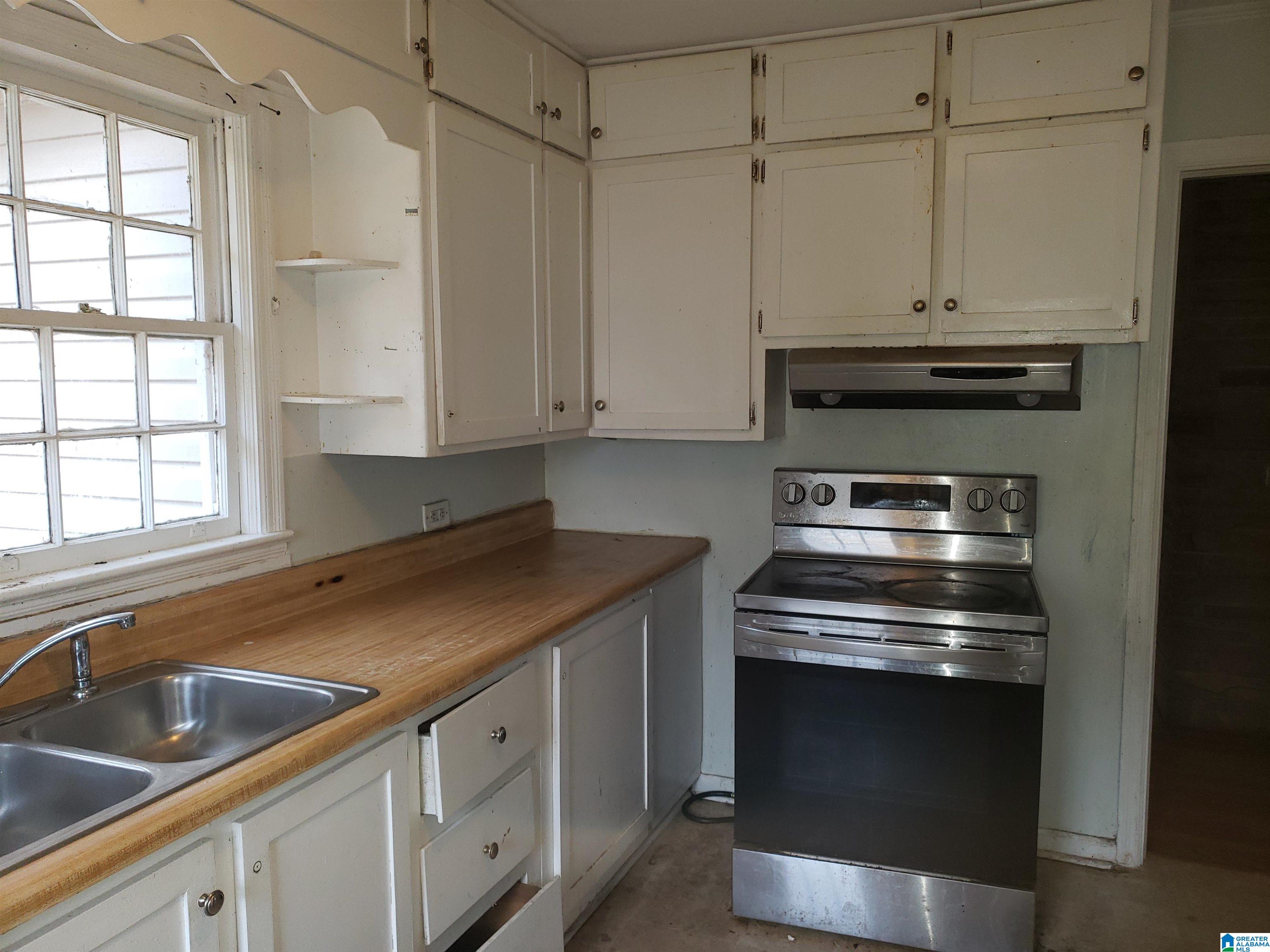 Homes for sale in Center Point, AL | 601 23Rd Avenue Ne, Center Point, AL 35215 | MLS# 21445607