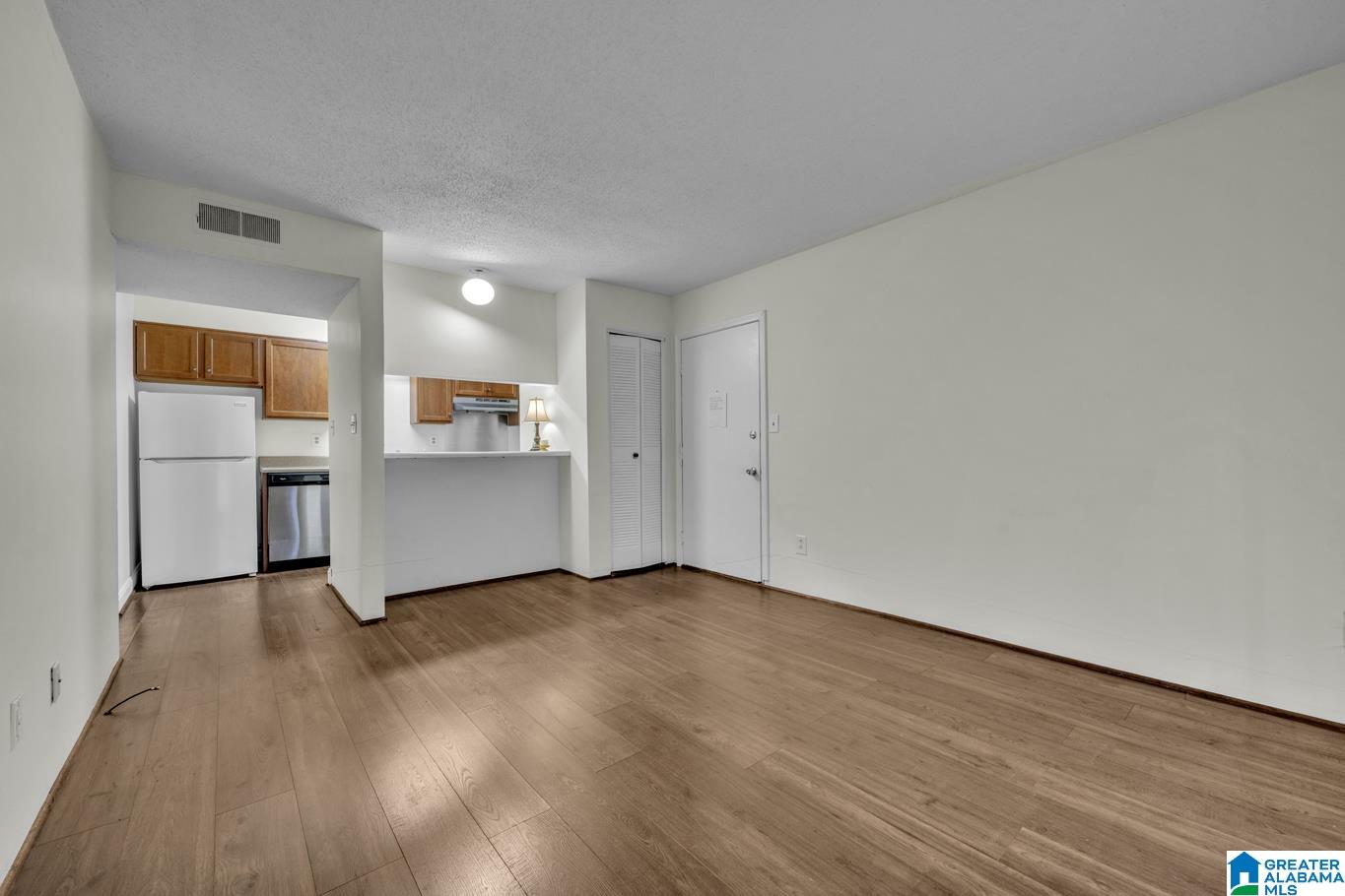 Homes for sale in Birmingham, AL | 411 Skyview Dr #E, Birmingham, AL 35209 | MLS# 21445621