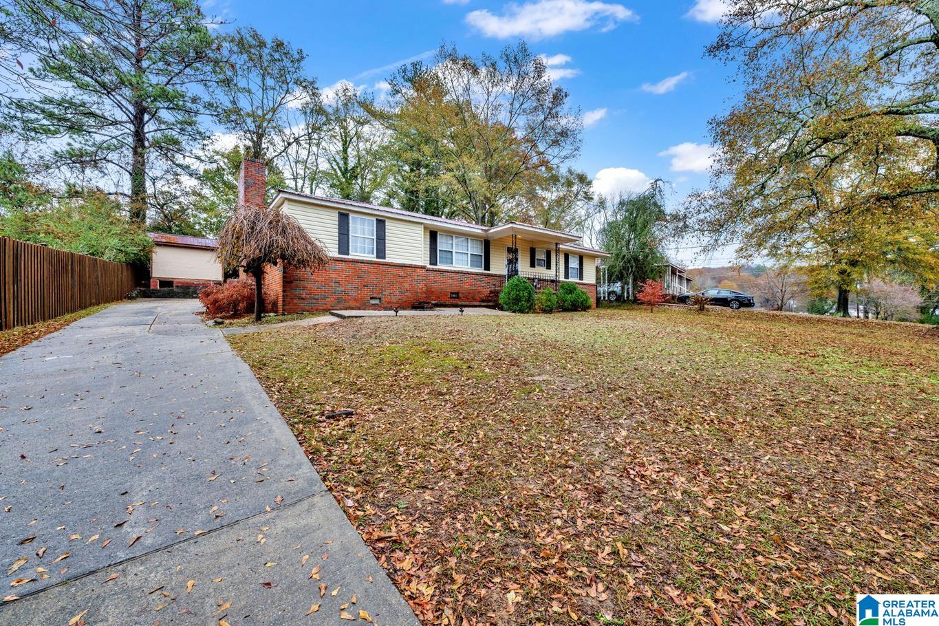 Homes for sale in Oneonta, AL | 10 Pine Circle, Oneonta, AL 35121 | MLS# 21445623