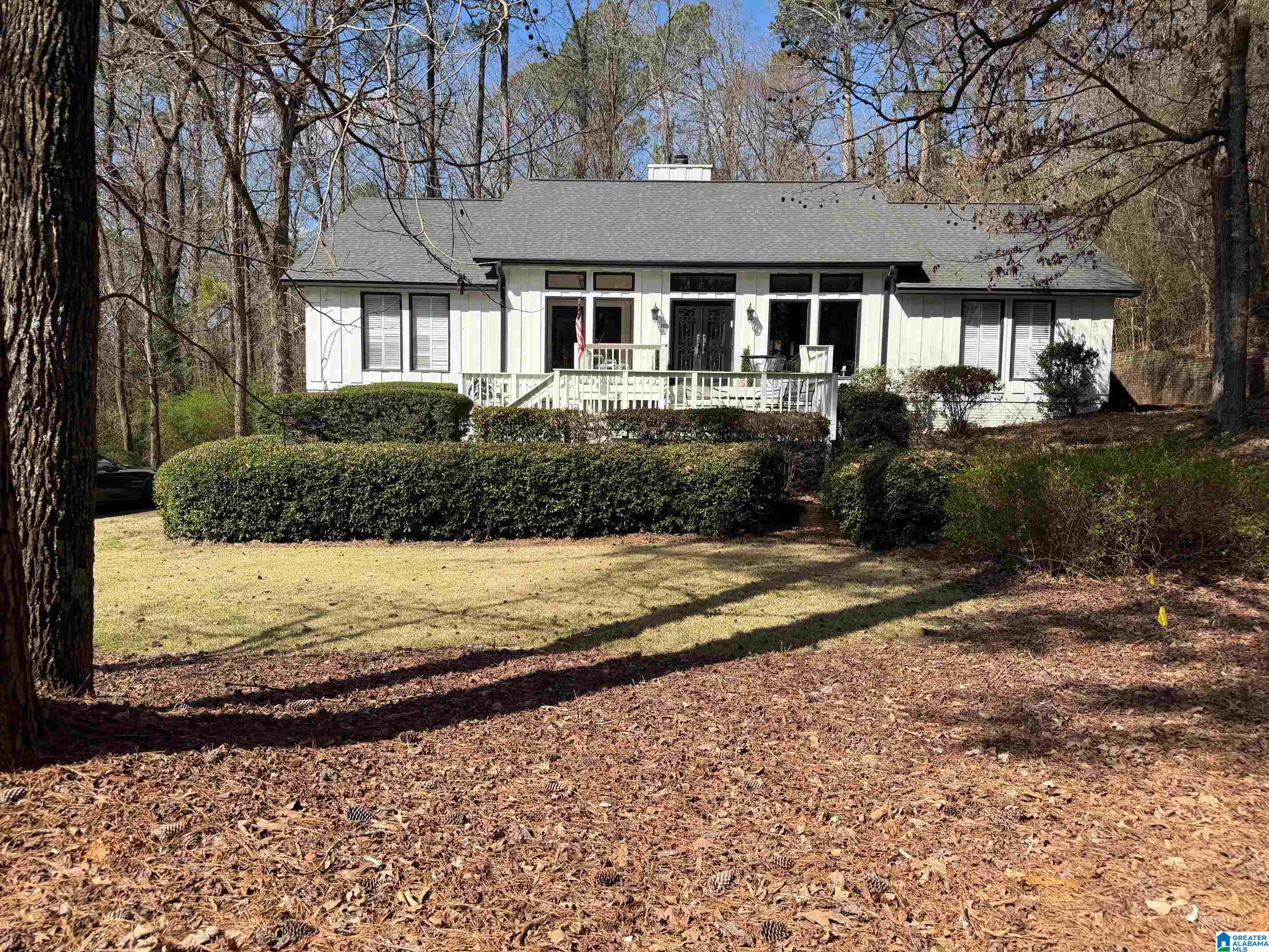 Photo 1 of Sale Pending at 804 Riverchase Pkwy W, Hoover, AL 35244 | MLS# 21445627 | Listing updated on 2026-04-01