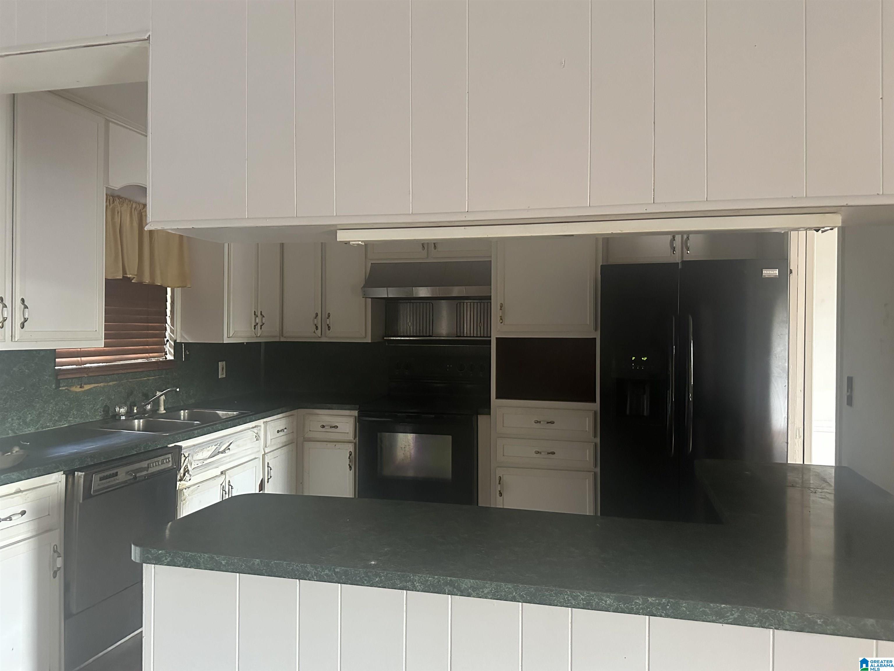 Photo 3 of Sale Pending at 106 Merrywood Cir, Birmingham, AL 35214 | MLS# 21445640 | Listing updated on 2026-04-13