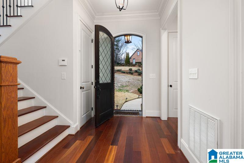 Homes for sale in Vestavia Hills, AL | 1981 Rocky Brook Dr, Vestavia Hills, AL 35243 | MLS# 21445658