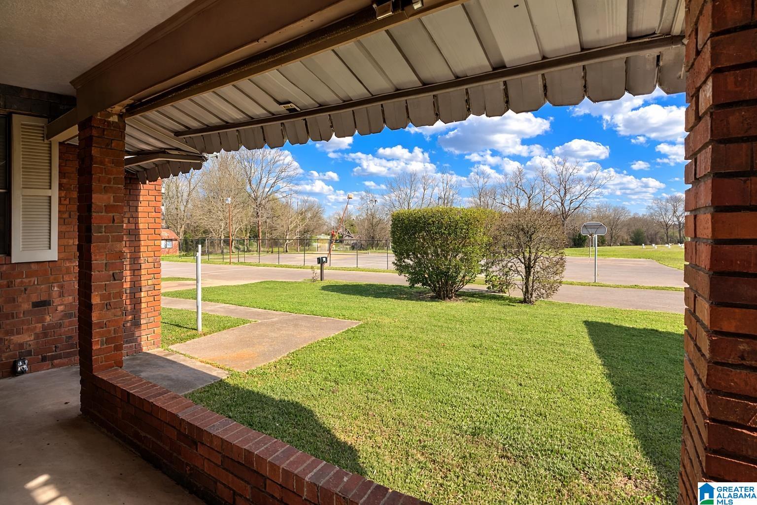 Photo 3 of Single family home for sale at 311 Thomas Ave, Eutaw, AL 35462 | MLS# 21445674 | Listing updated on 2026-04-13