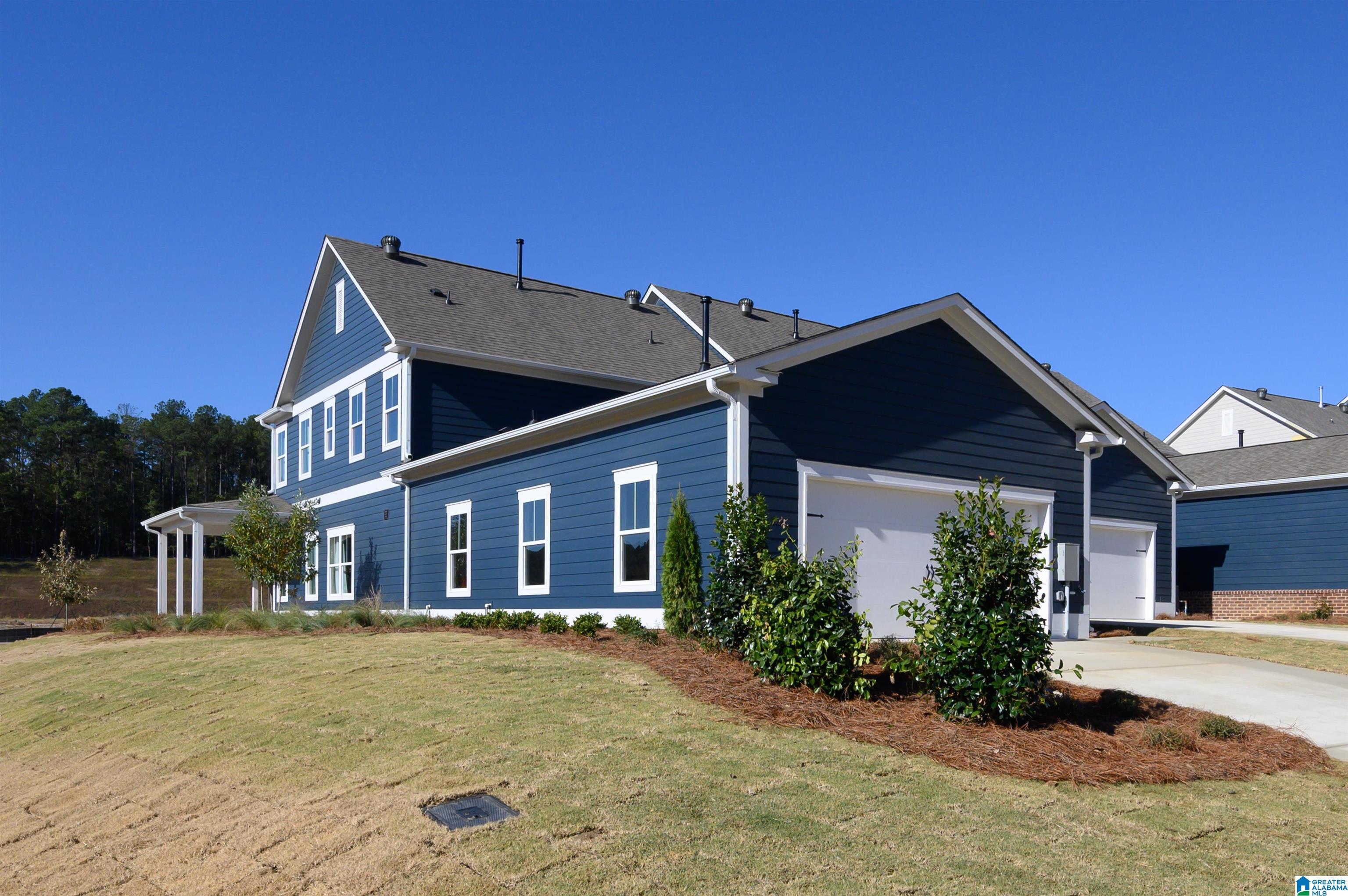 Photo 3 of Townhouse for sale at 1001 Grand River Blvd W, Leeds, AL 35094 | MLS# 21445680 | Listing updated on 2026-04-20