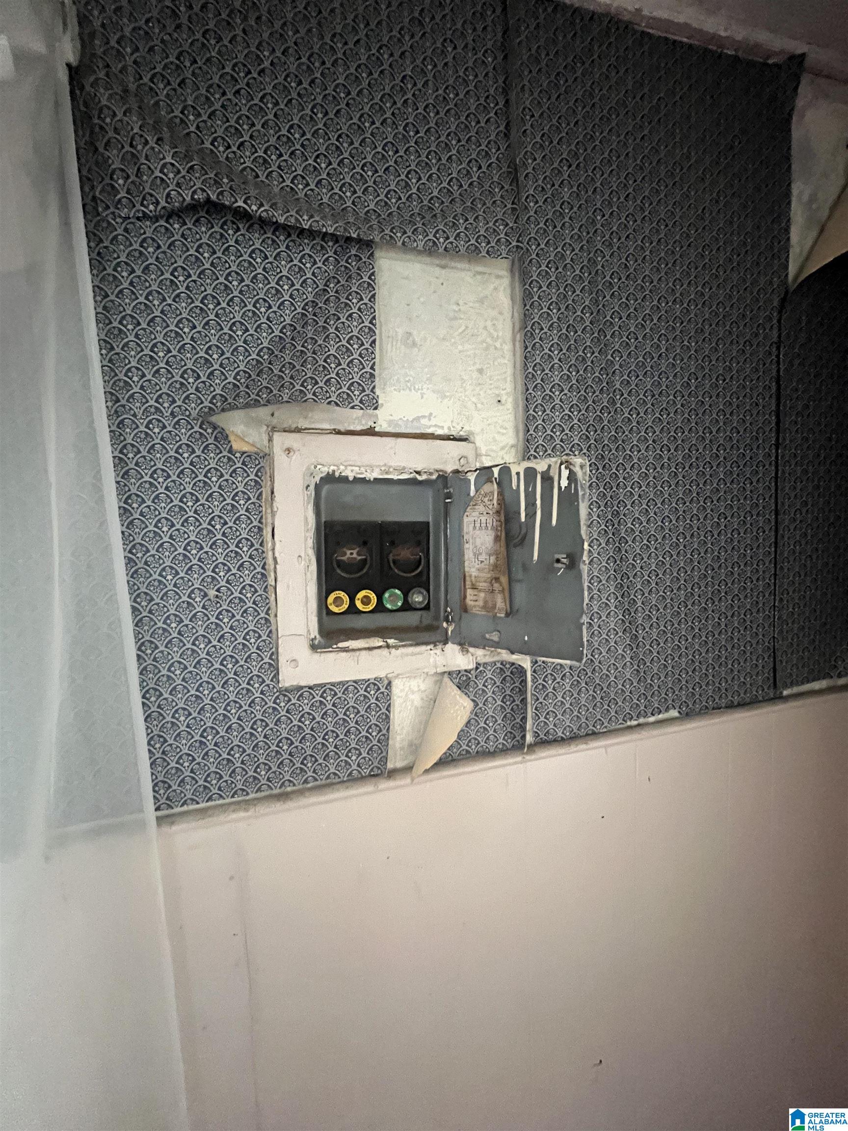 Homes for sale in Birmingham, AL | 3317 46th Street Sw, Birmingham, AL 35221 | MLS# 21445716