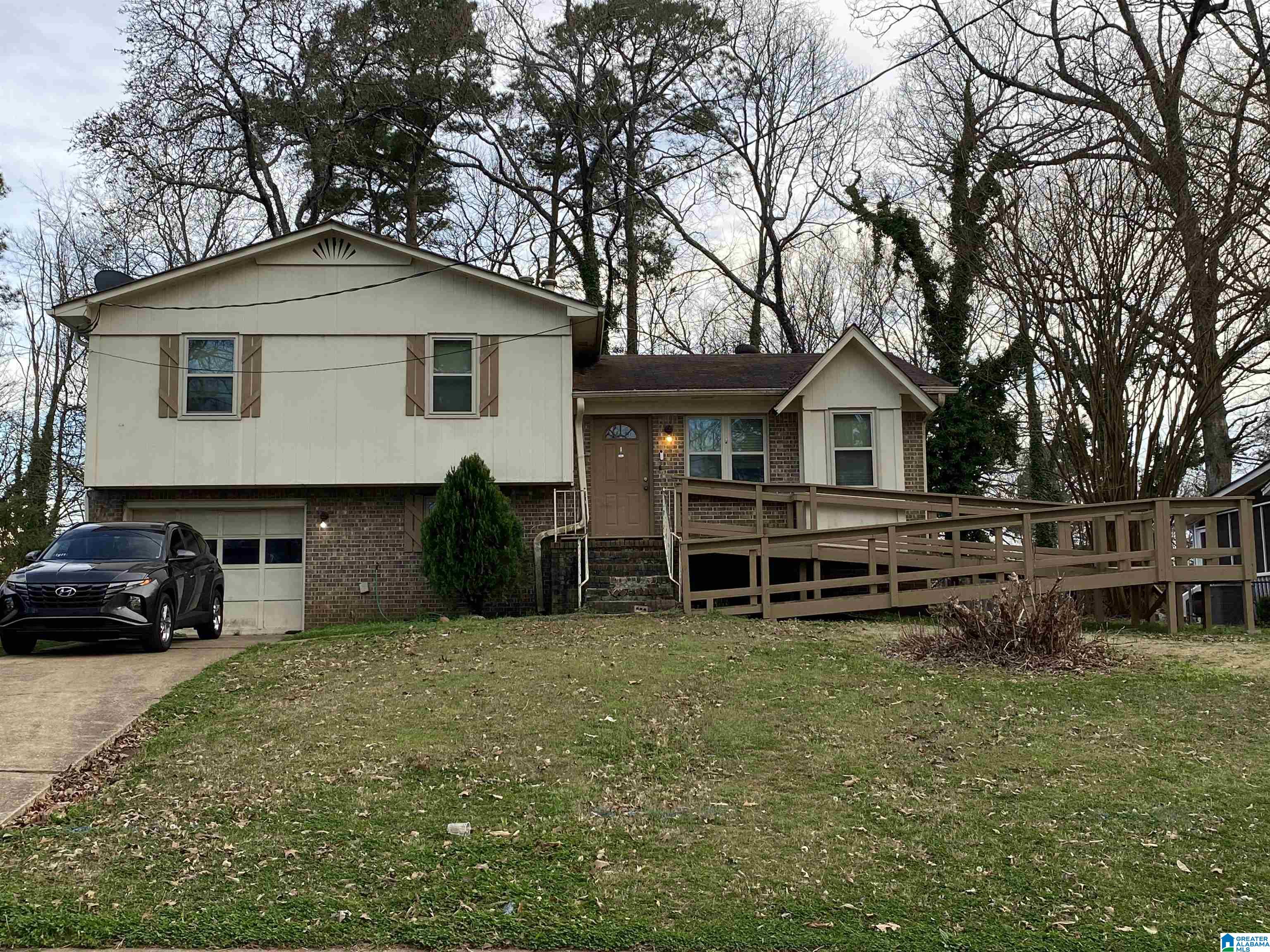 Homes for sale in Birmingham, AL | 1717 Sonia Dr, Birmingham, AL 35235 | MLS# 21445734