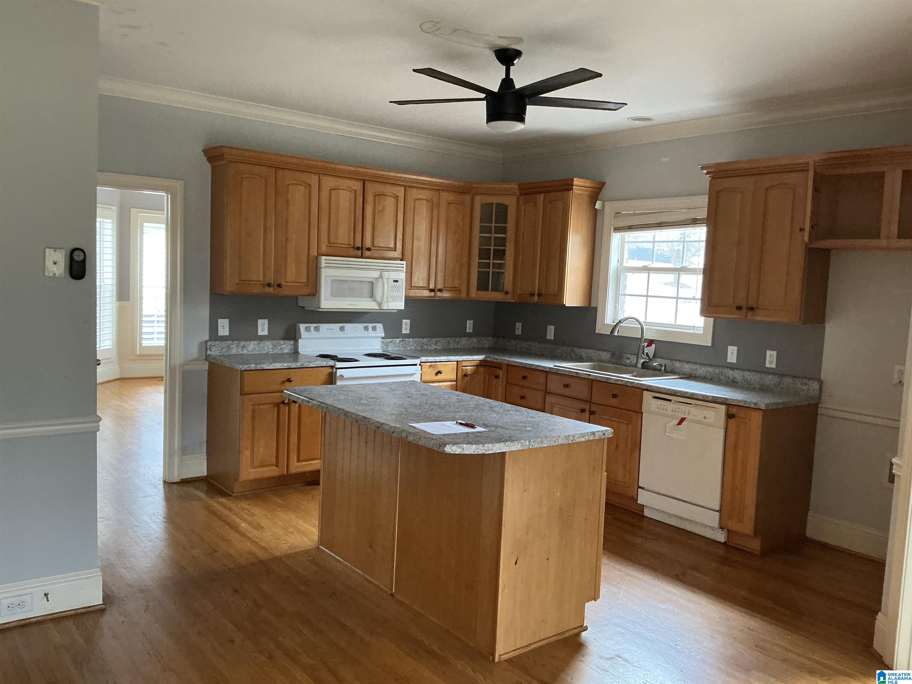 Homes for sale in Pinson, AL | 6330 Walnut Dr, Pinson, AL 35126 | MLS# 21445753