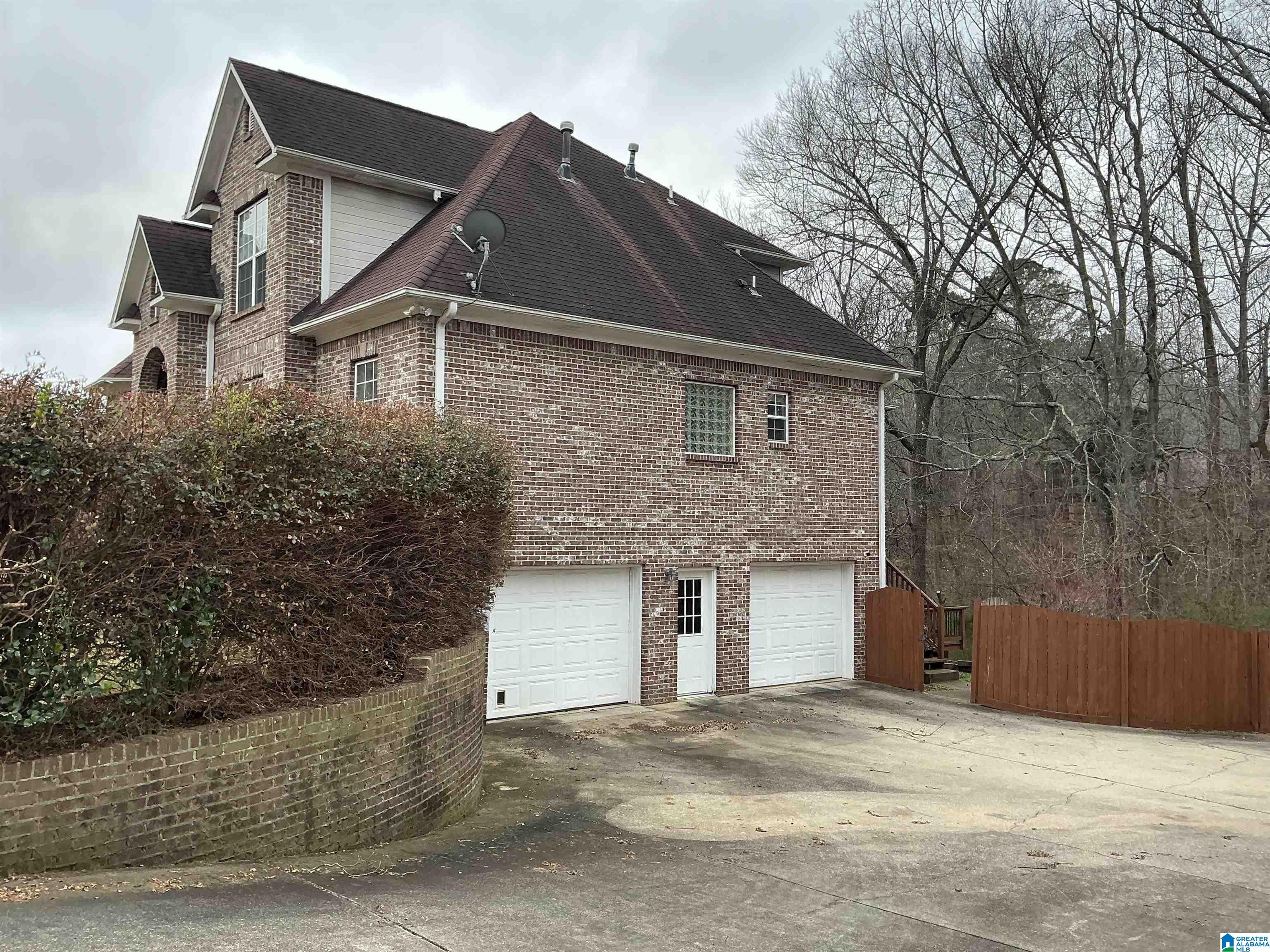 Homes for sale in Pinson, AL | 6330 Walnut Dr, Pinson, AL 35126 | MLS# 21445753