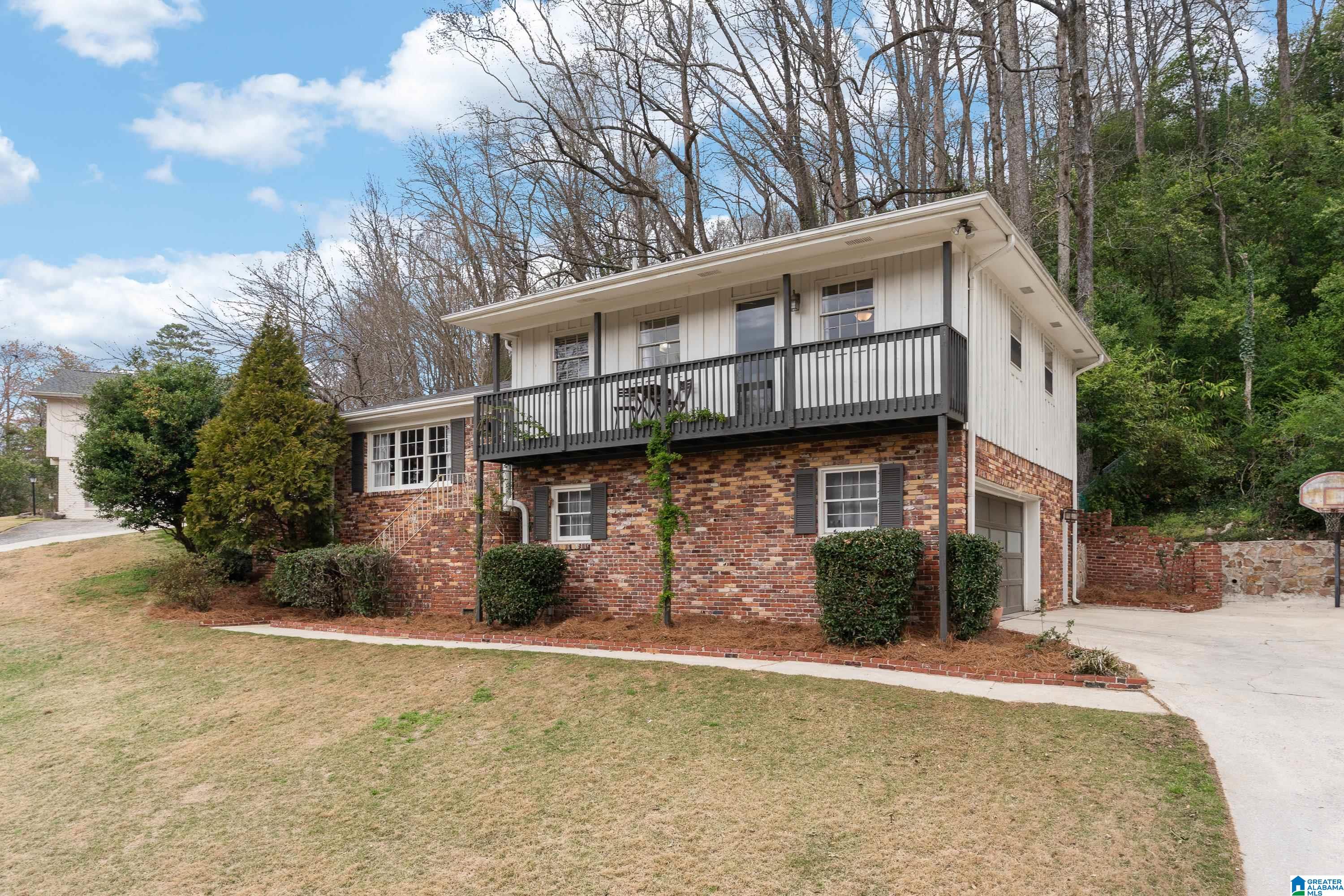 Homes for sale in Vestavia Hills, AL | 2309 Pine Crest Dr, Vestavia Hills, AL 35216 | MLS# 21445757