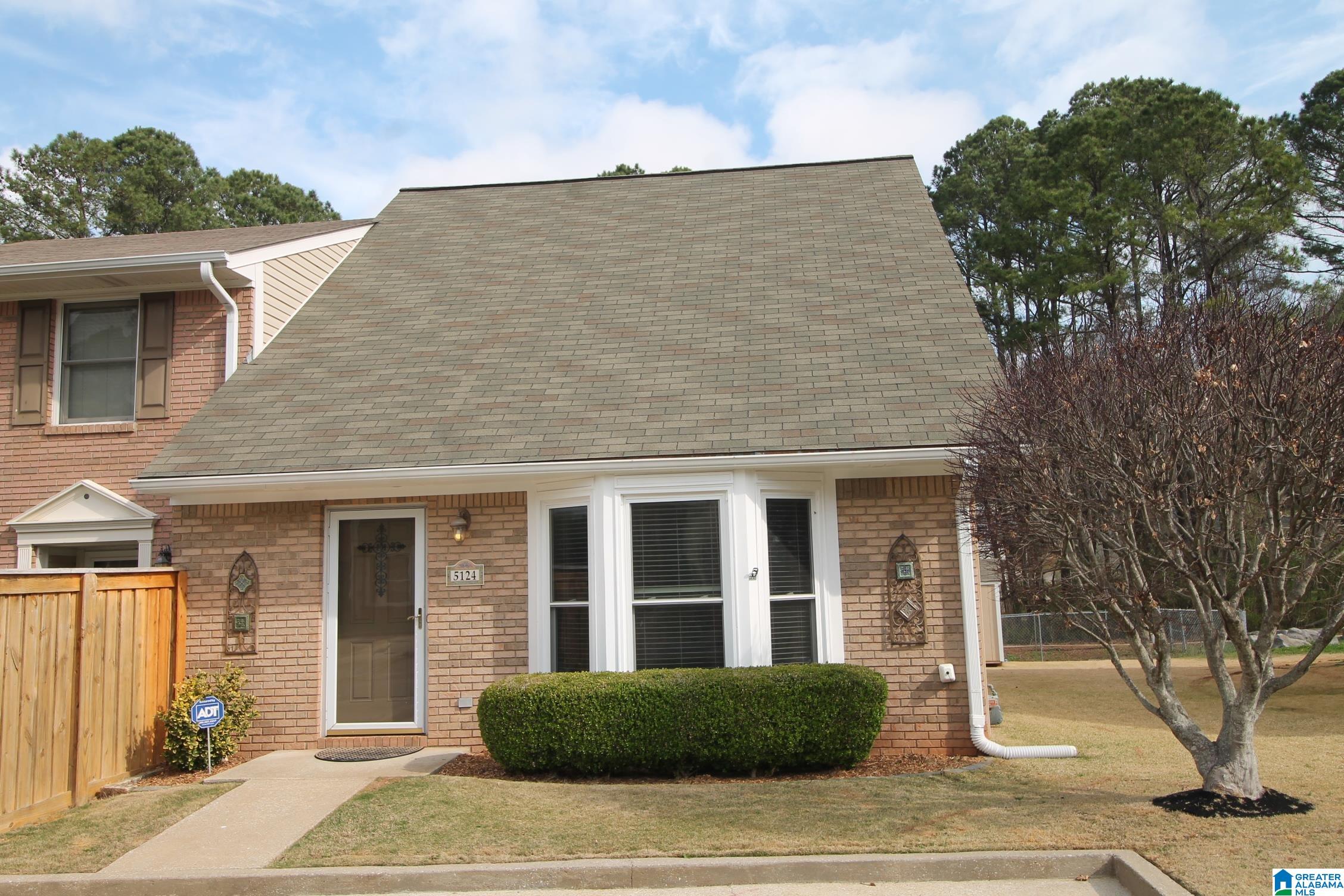 Homes for sale in Birmingham, AL | 5124 Falling Creek Lane, Birmingham, AL 35235 | MLS# 21445760