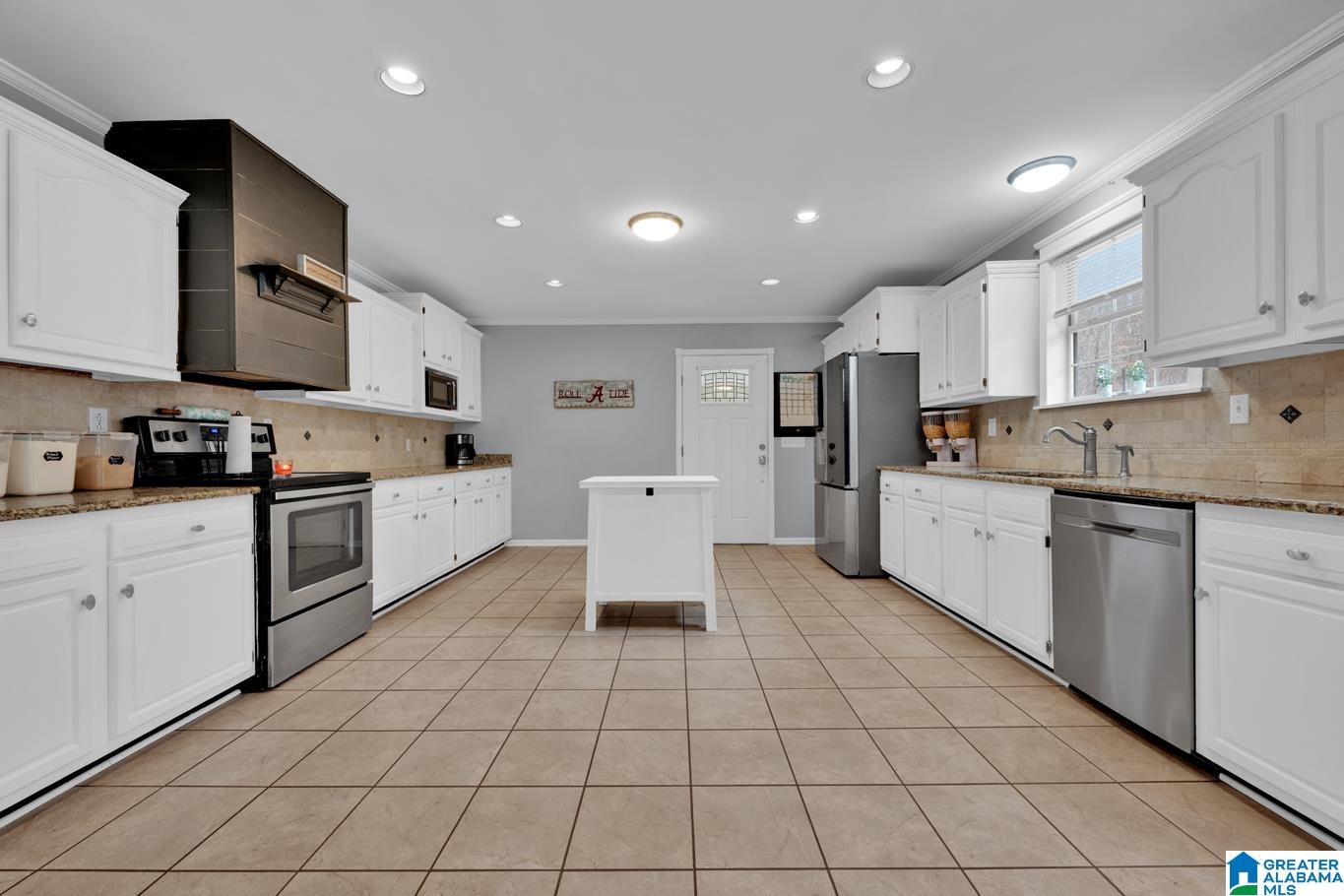 Homes for sale in Jasper, AL | 81 Stonebrook Cove Dr, Jasper, AL 35504 | MLS# 21445776