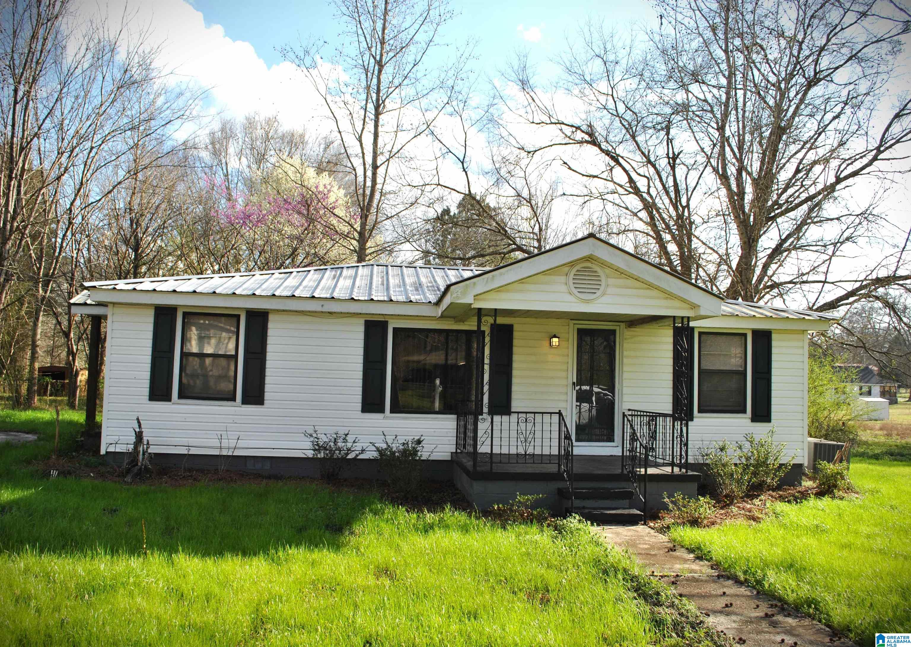 Photo 3 of Sale Pending at 2114 Nixon Dr Se, Bessemer, AL 35022 | MLS# 21445961 | Listing updated on 2026-09-03