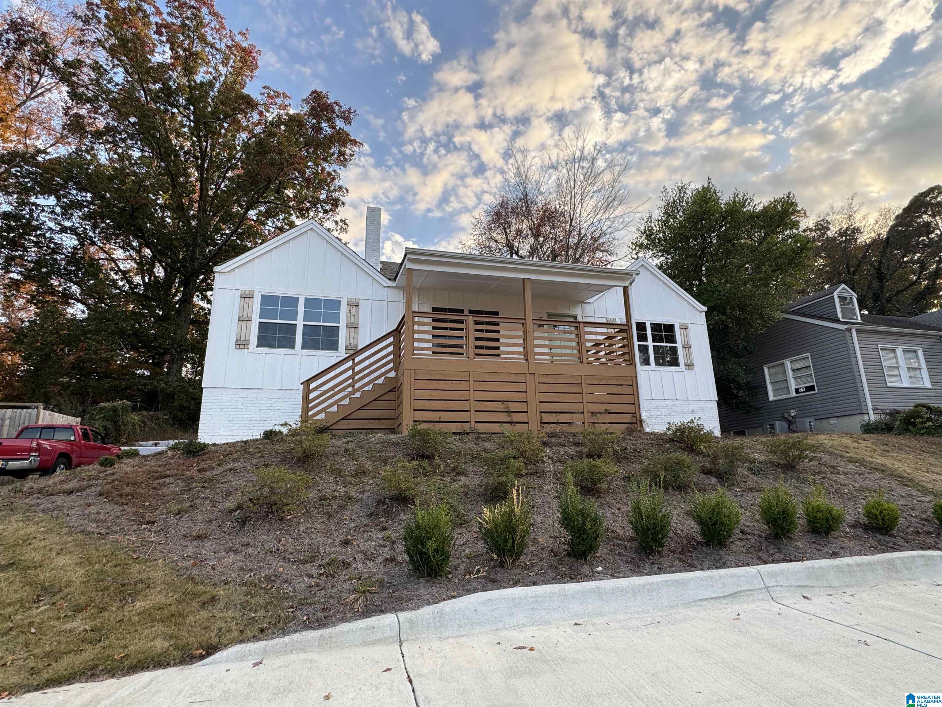 Homes for sale in Homewood, AL | 1807 Mayfair Dr, Homewood, AL 35209 | MLS# 21445978