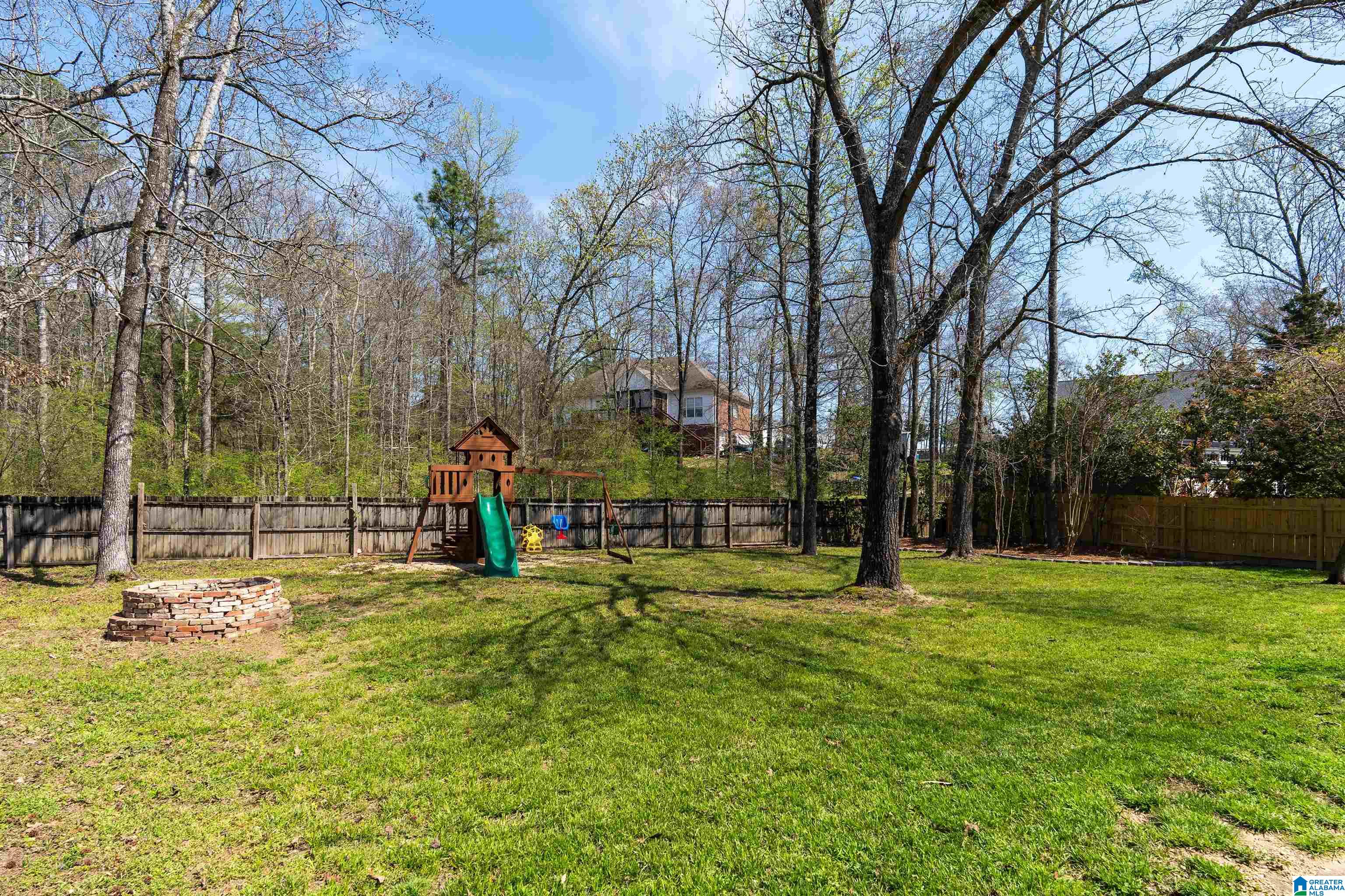 3rd image of 304 Wynlake Circle, Alabaster, AL 35007 | MLS# 21445979
