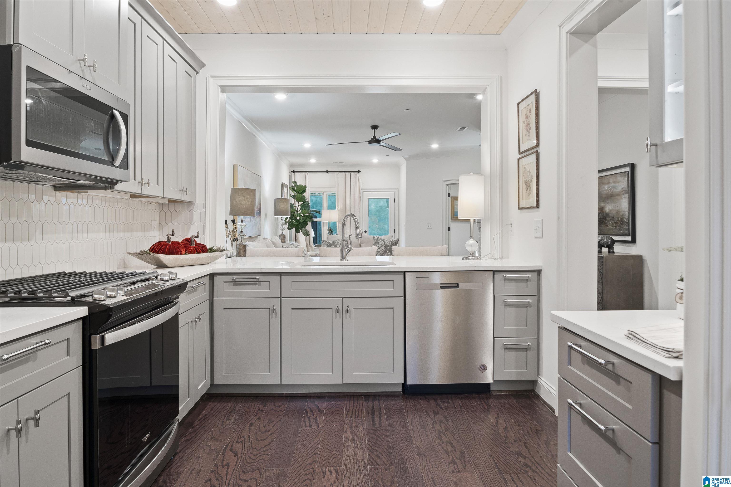 2nd image of 3017 Vestavia Terrace Dr, Vestavia Hills, AL 35216 | MLS# 21446000