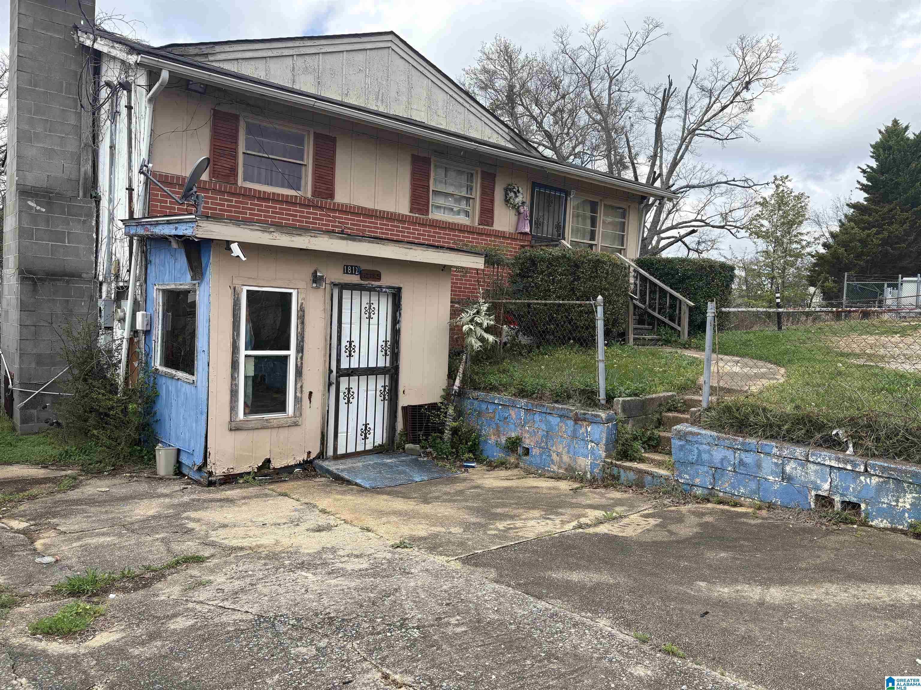 1812 NE 1ST STREET