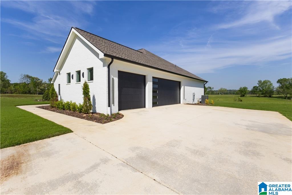 Homes for sale in Northport, AL | 11136 Hilltop Loop, Northport, AL 35475 | MLS# 21446271