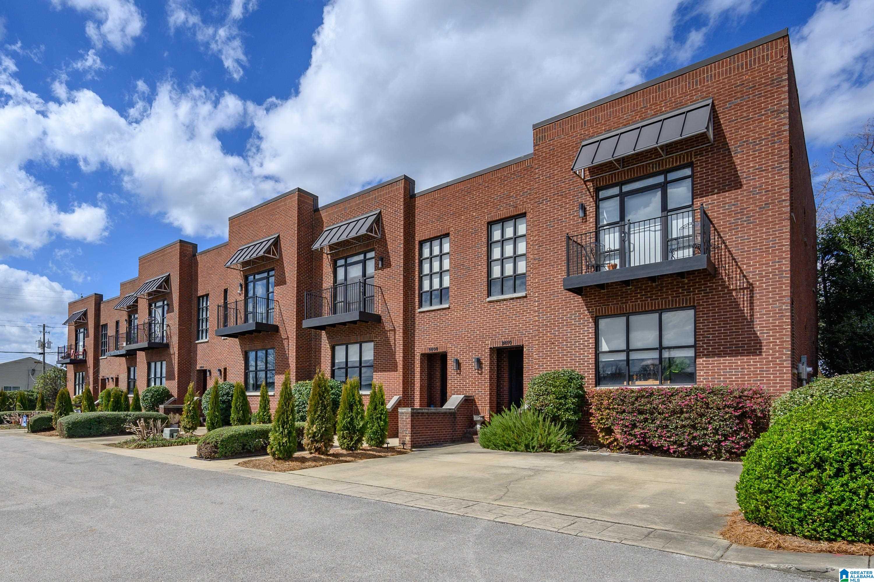 Homes for sale in Birmingham, AL | 2808 1st Avenue S, Birmingham, AL 35233 | MLS# 21446343