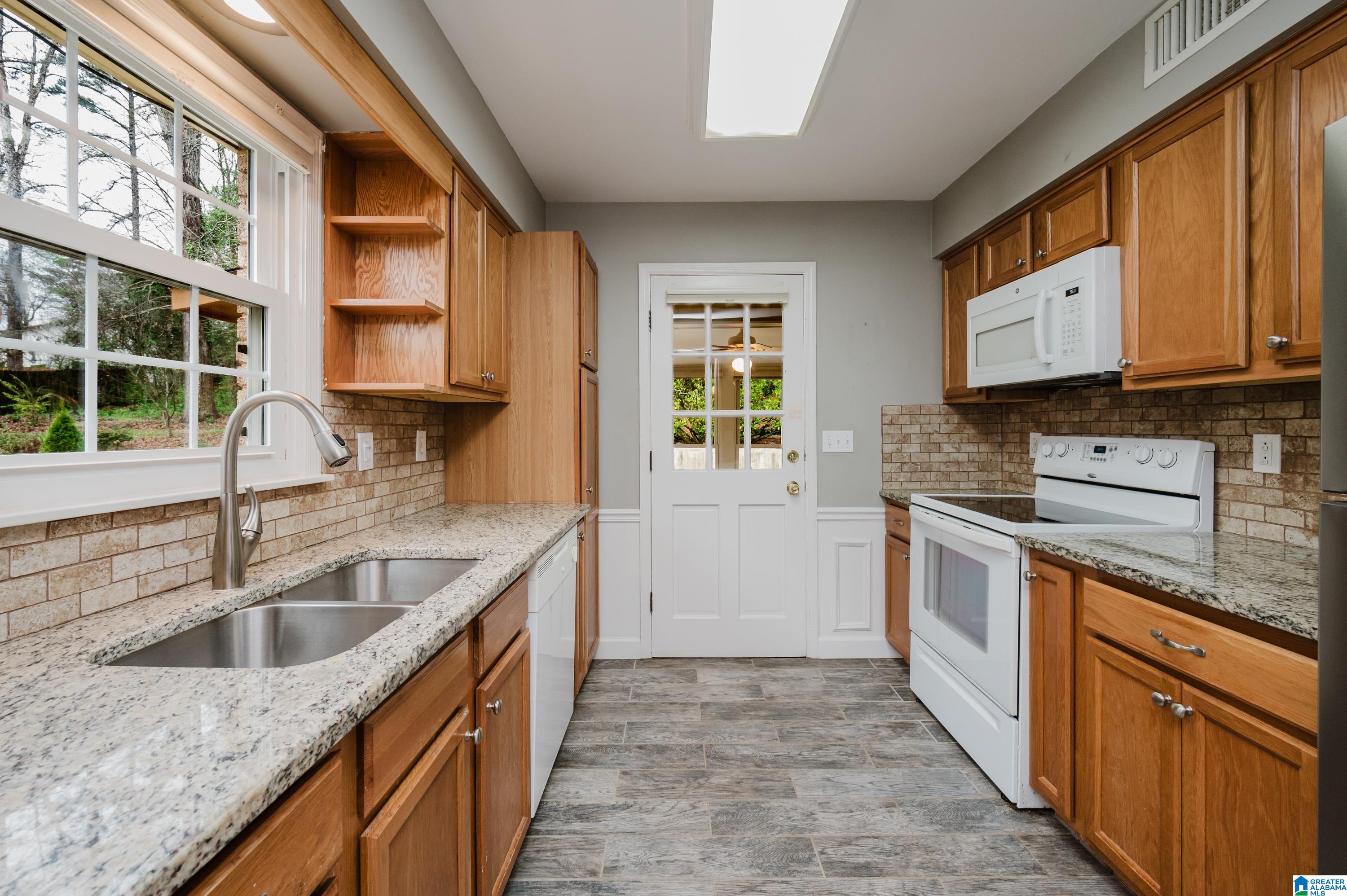 Photo 3 of Sale Pending at 1456 Al Seier Rd, Hoover, AL 35226 | MLS# 21446370 | Listing updated on 2026-04-25