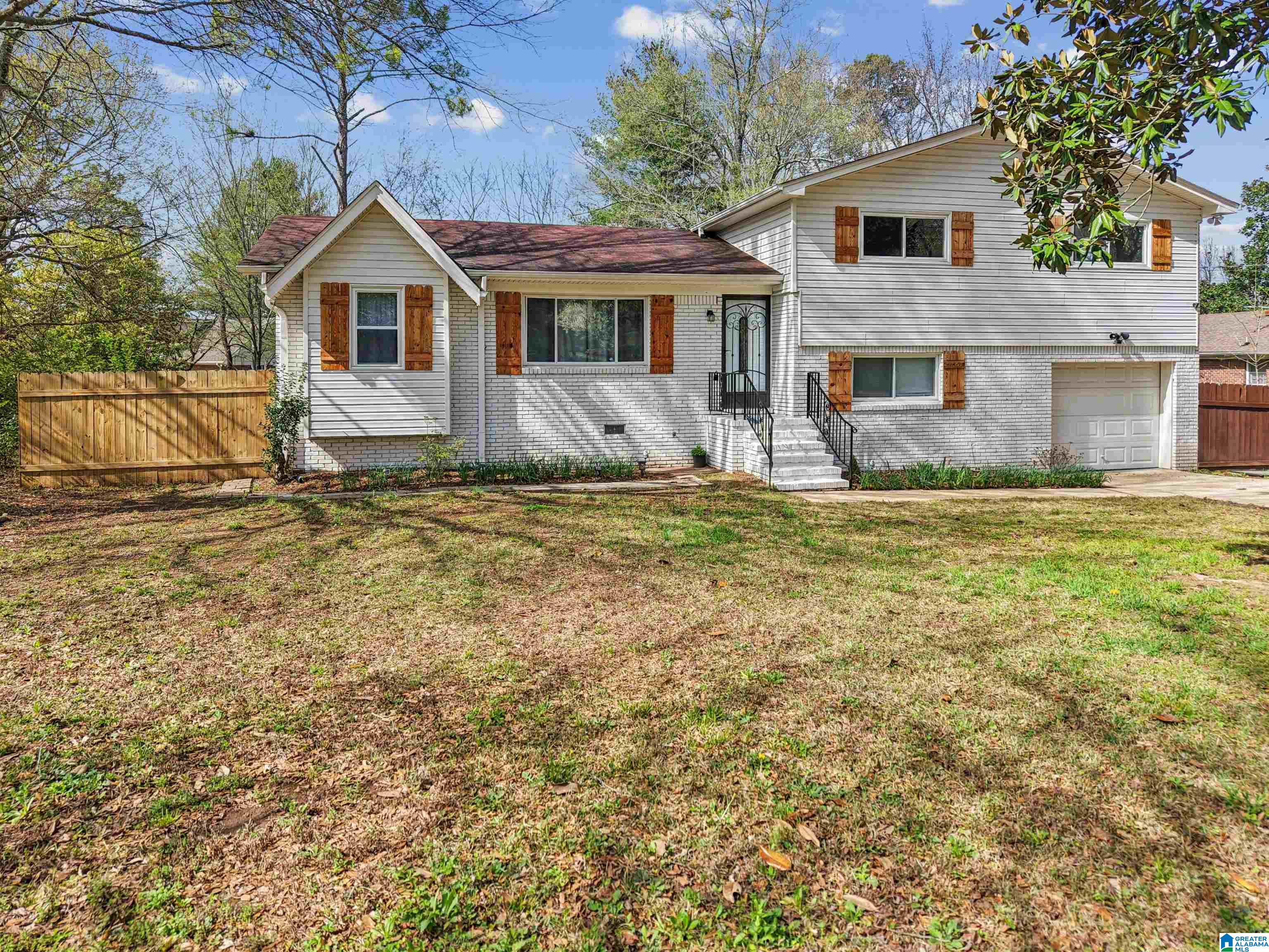 Homes for sale in Birmingham, AL | 1400 Springville Road, Birmingham, AL 35215 | MLS# 21446385