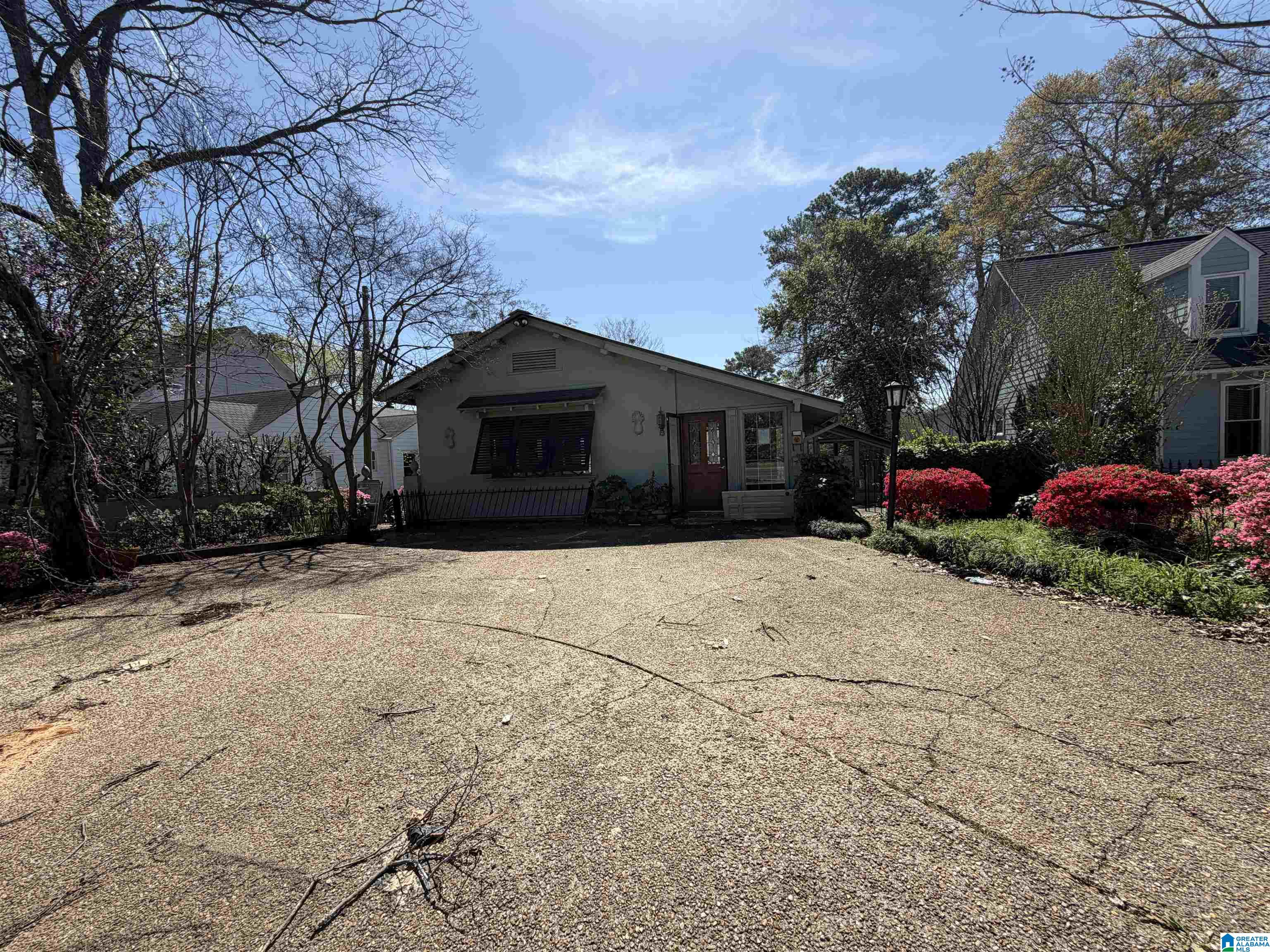 Photo 3 of Single family home for sale at 1513 Oxmoor Rd, Birmingham, AL 35209 | MLS# 21446556 | Listing updated on 2026-03-25
