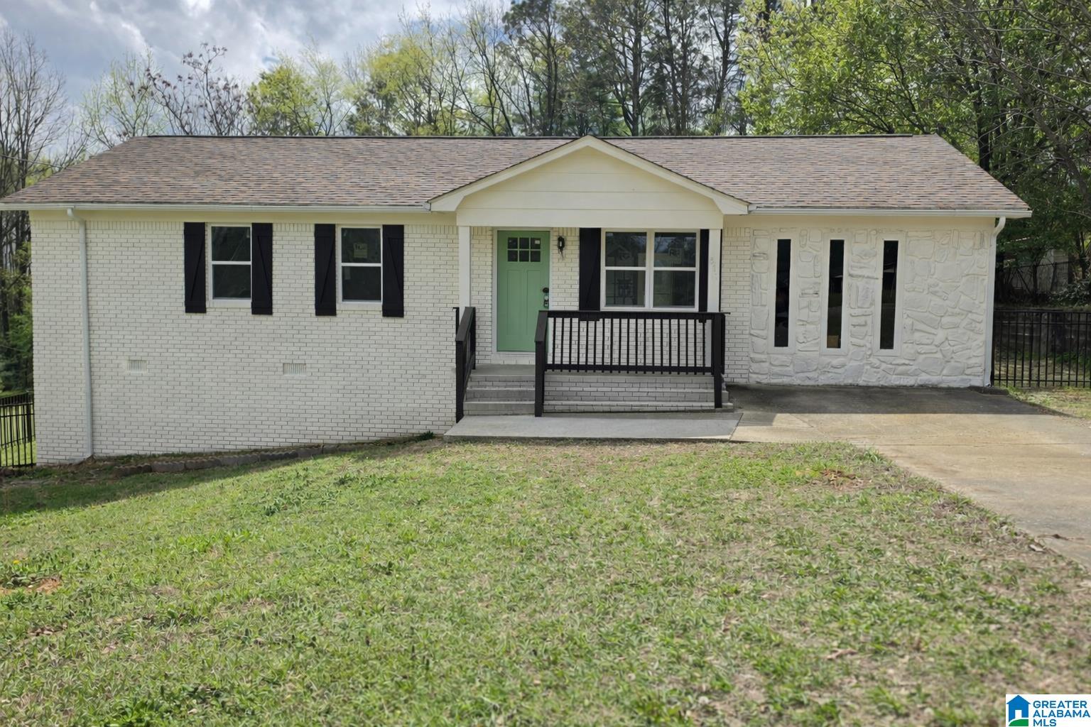 Homes for sale in Bessemer, AL | 517 Coalfire Avenue, Bessemer, AL 35023 | MLS# 21446628