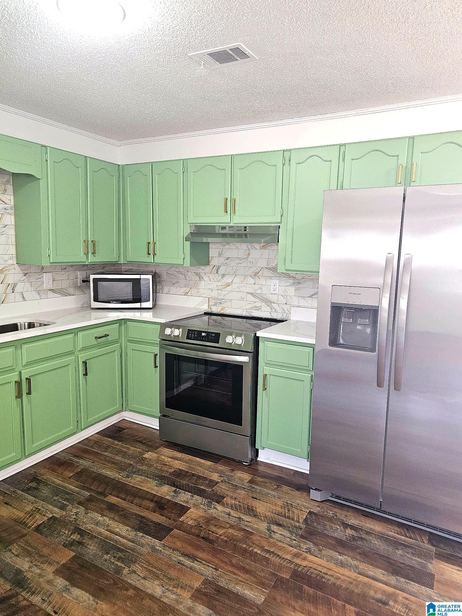 Homes for sale in Bessemer, AL | 517 Coalfire Avenue, Bessemer, AL 35023 | MLS# 21446628