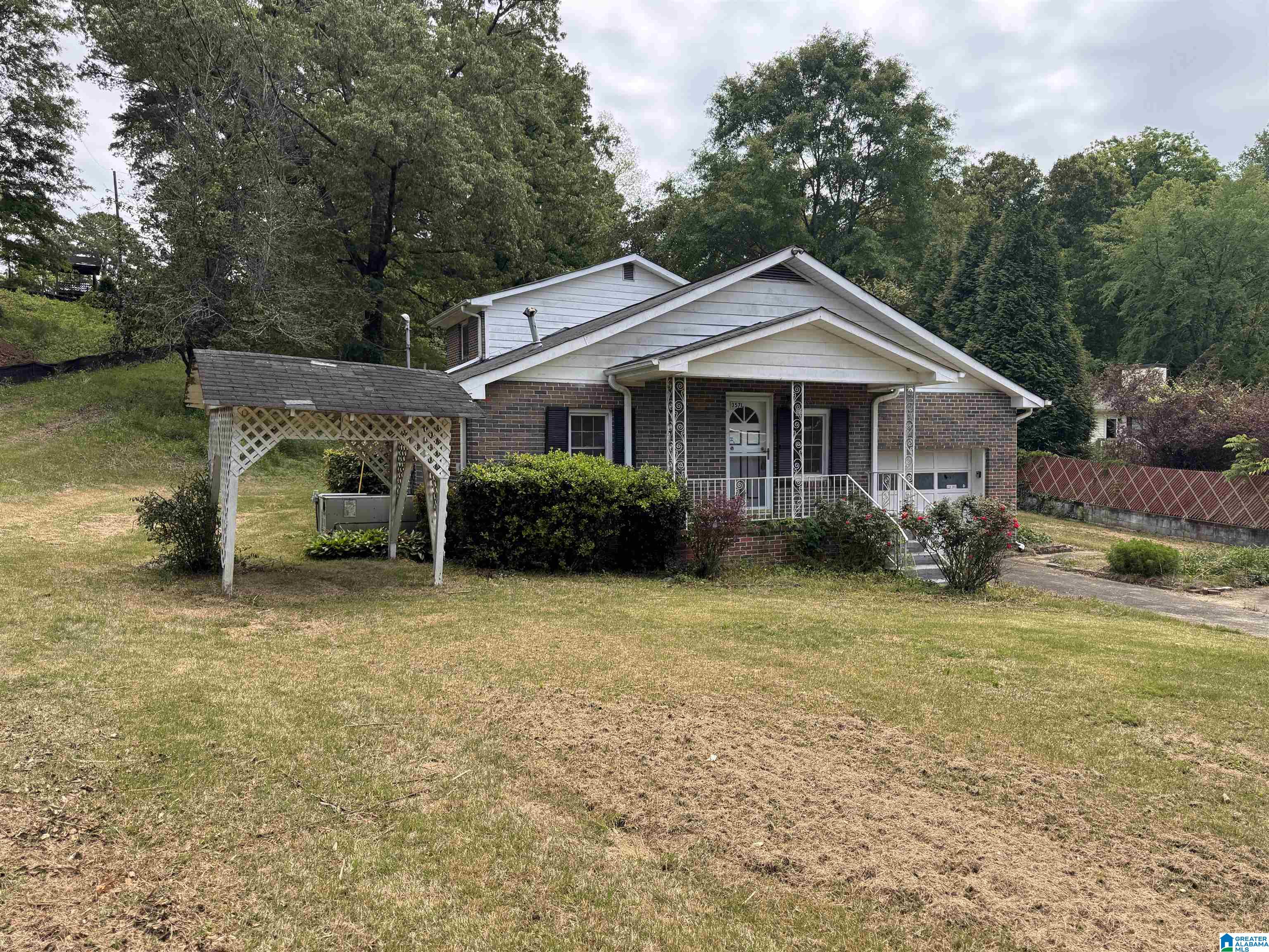 Homes for sale in Trussville, AL | 3573 Queenstown Road, Trussville, AL 35173 | MLS# 21446728