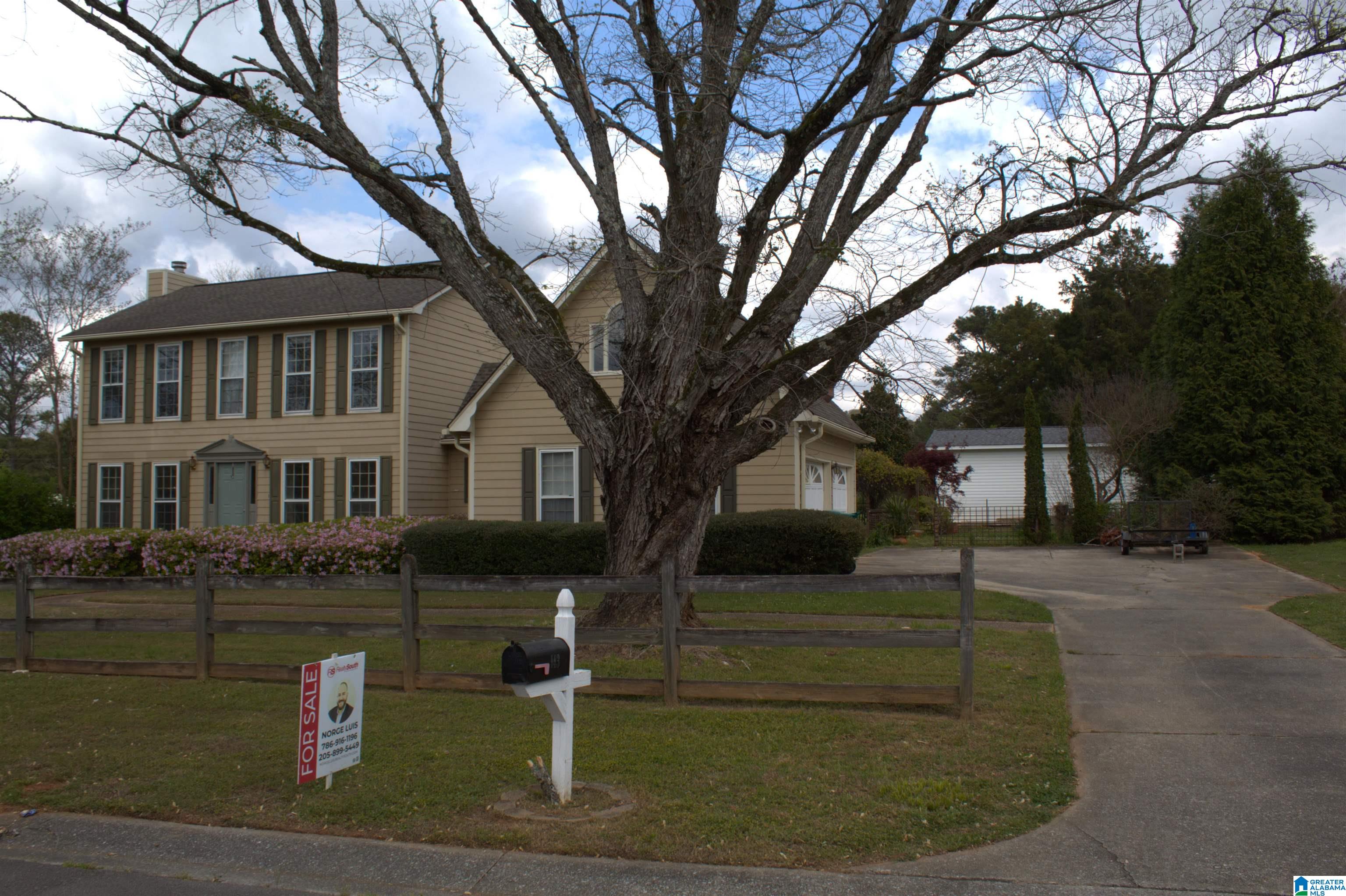 Photo 3 of Sale Pending at 143 Cedar Rock Rd, Leeds, AL 35094 | MLS# 21446743 | Listing updated on 2026-09-11