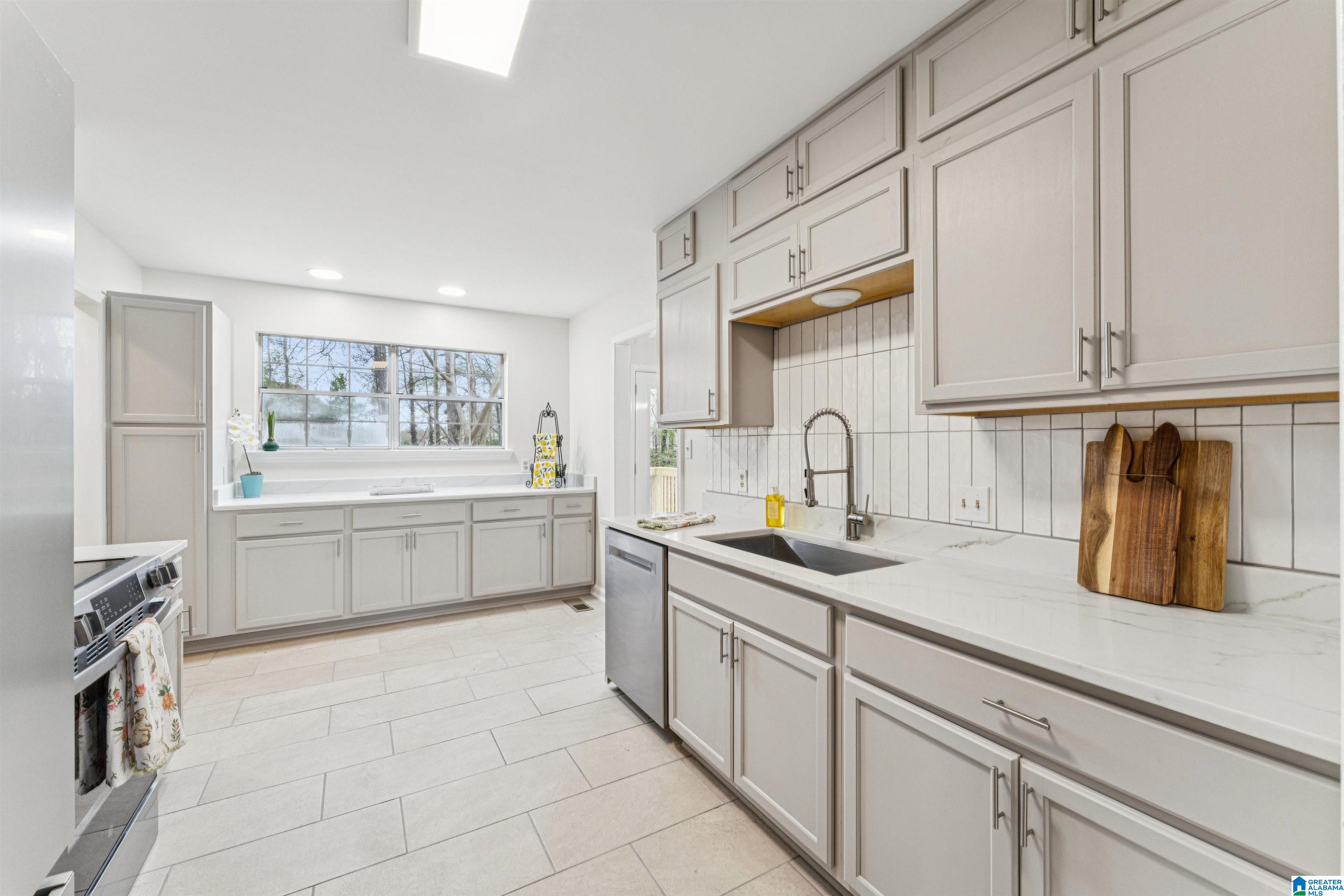 1st image of 113 Amber Trace, Trussville, AL 35173 | MLS# 21446841