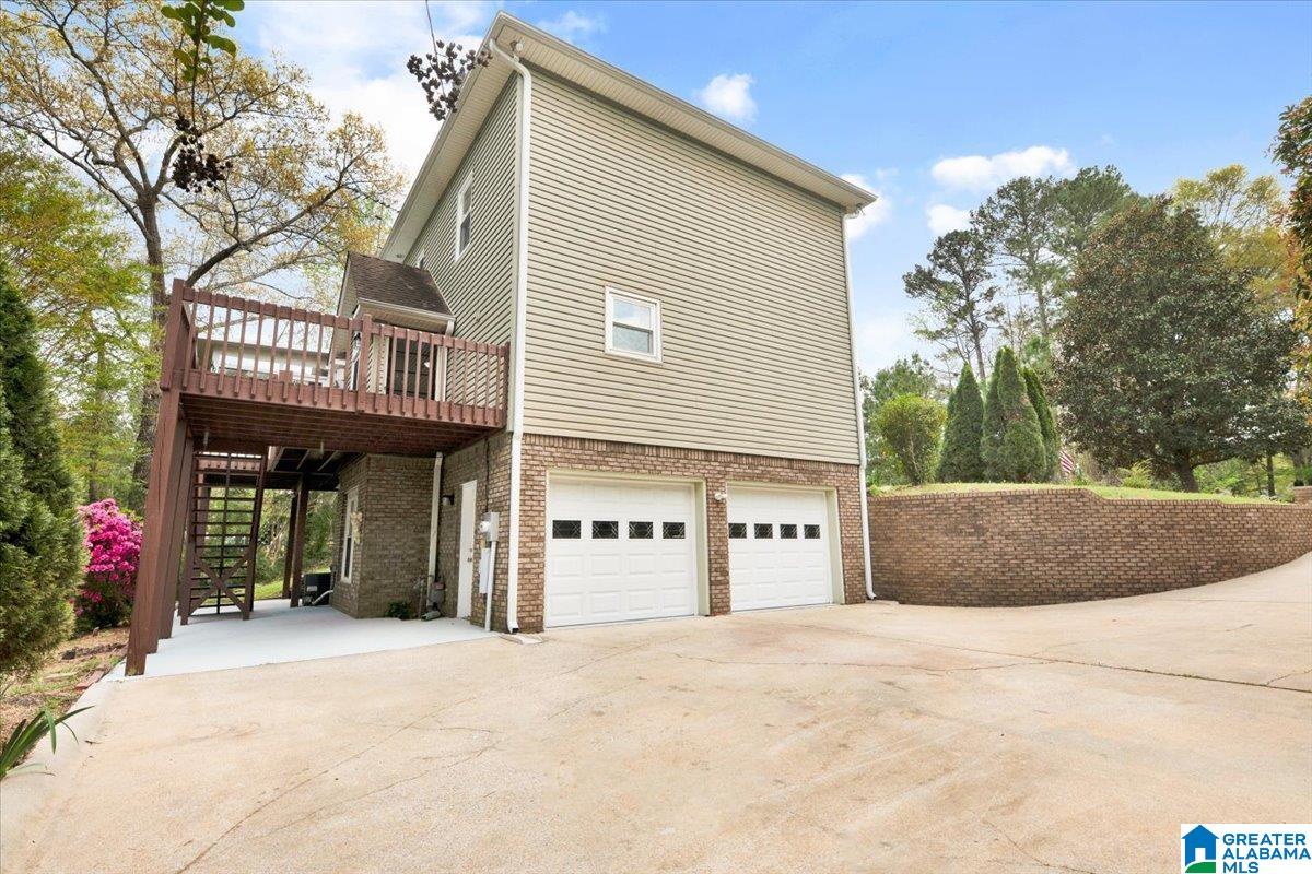 Photo 3 of Sale Pending at 24 Beech Cir, Chelsea, AL 35043 | MLS# 21446850 | Listing updated on 2026-07-31