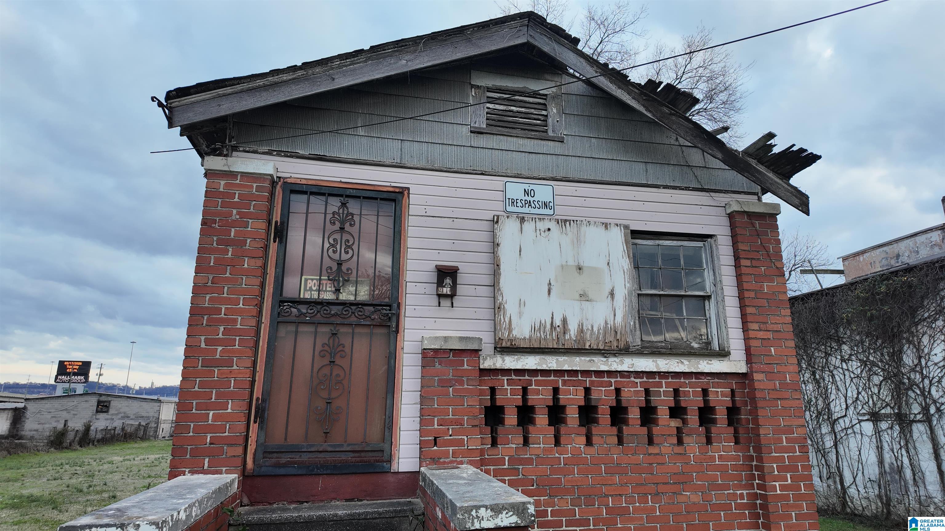 917 REV ABRAHAM WOODS JR BOULEVARD